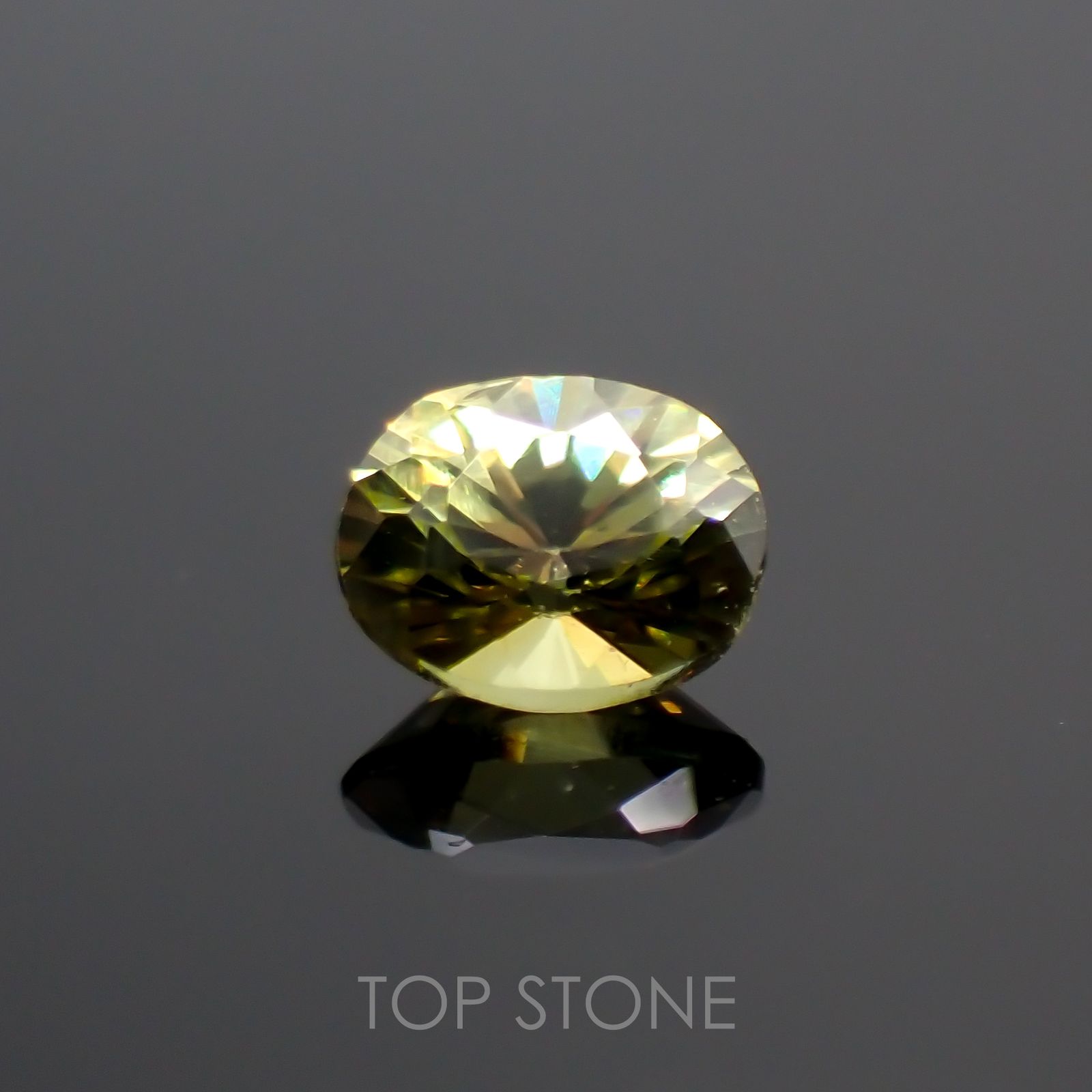 デマントイドガーネット(宝石名デマントイド・ガーネット) ナミビア産 0.23ct 識別済[210912787]3.8×3mm前後