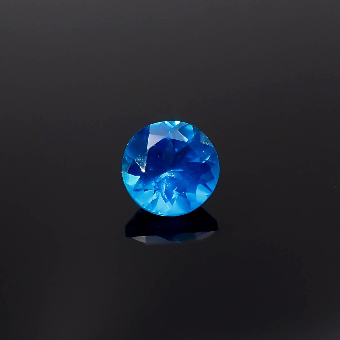 ネオンブルーアパタイト マダガスカル産 0.52ct[231224994]4.8x4.8mm前後 | TOP STONE(トップストーン)