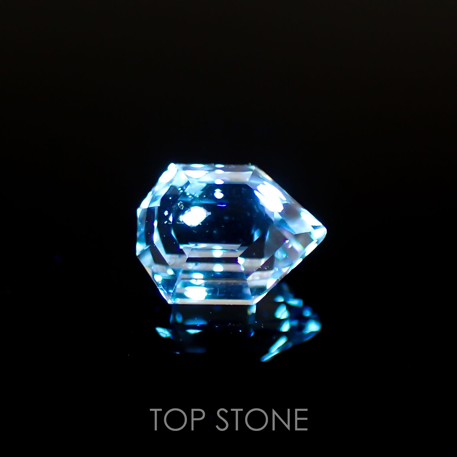 ◇カスタムカット◇オイルインクォーツ パキスタン産 0.78ct[221018532]6.8x5.2mm前後
