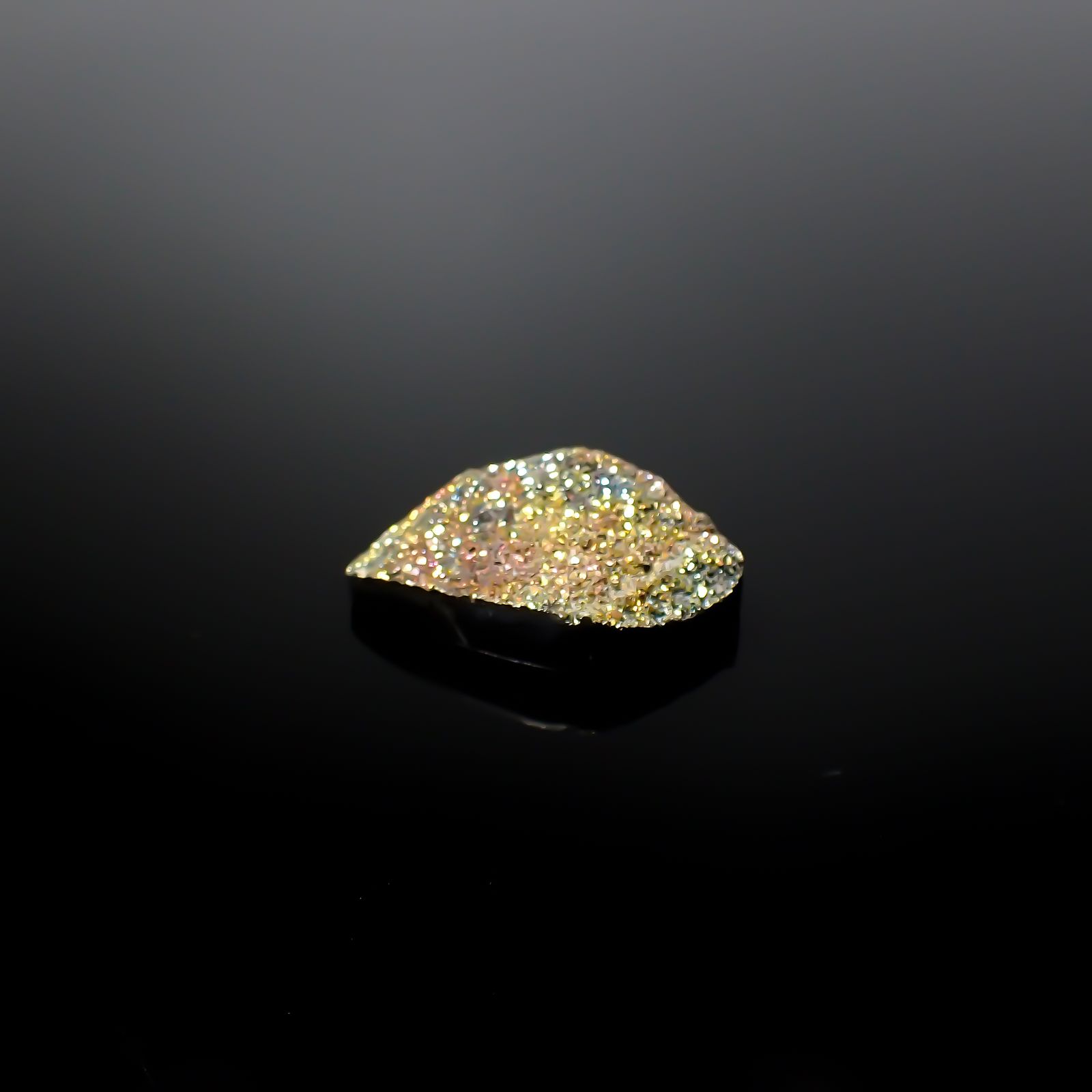 ◇フリーフォーム◇レインボーパイライト 原石 ロシア産 15.73ct[240326430]22.7x14.6mm前後