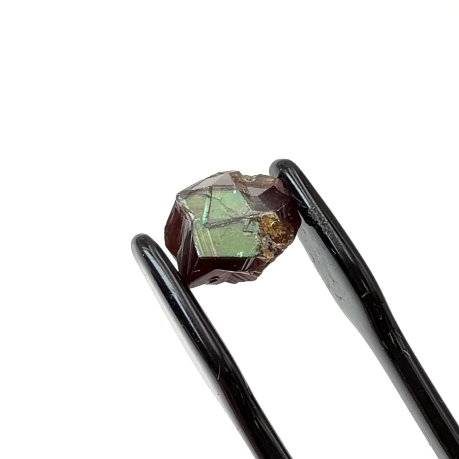 レインボーガーネット原石2個セット 日本・奈良県産 16.16ct(2pcs合計