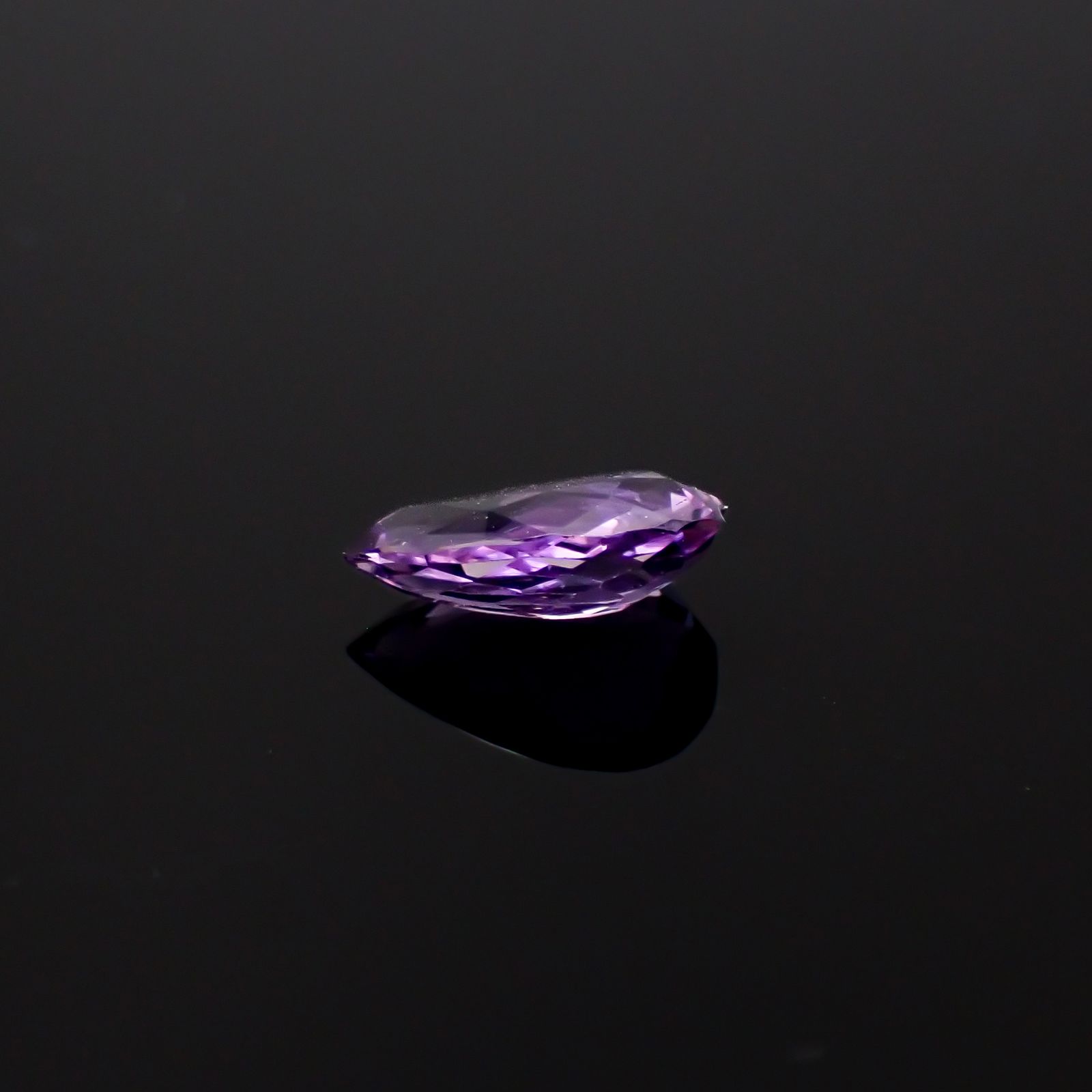 マリアライト(宝石名スキャポライト)スリランカ産 0.82ct 識別済[250330048]8.7x5.6mm前後