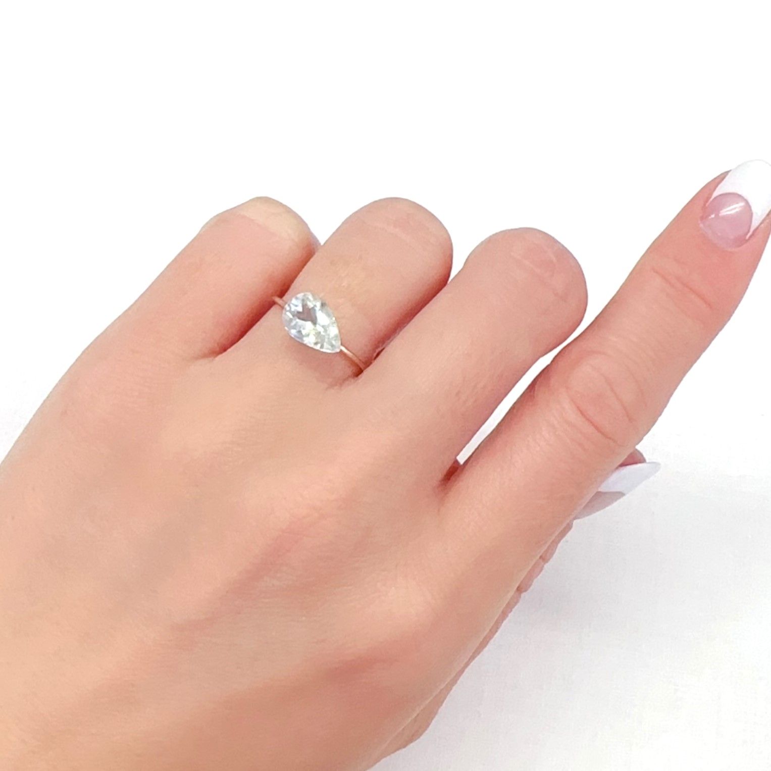オーロラアクアマリン ブラジル産 1.32ct[231224675]9.4x6.3mm前後