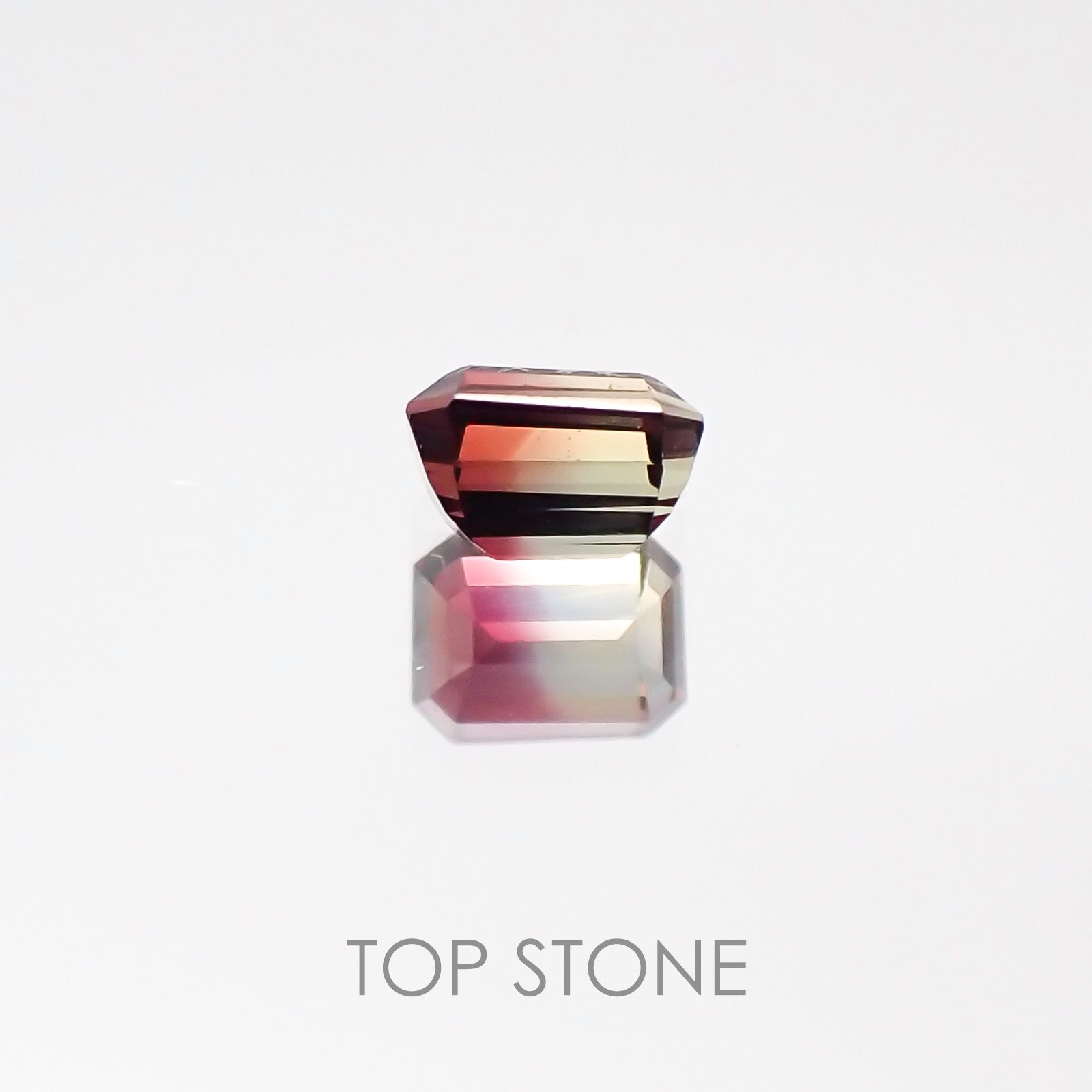 バイカラーサファイア タンザニア産 ルース 0.29ct[20106700]3.8×2.9mm前後