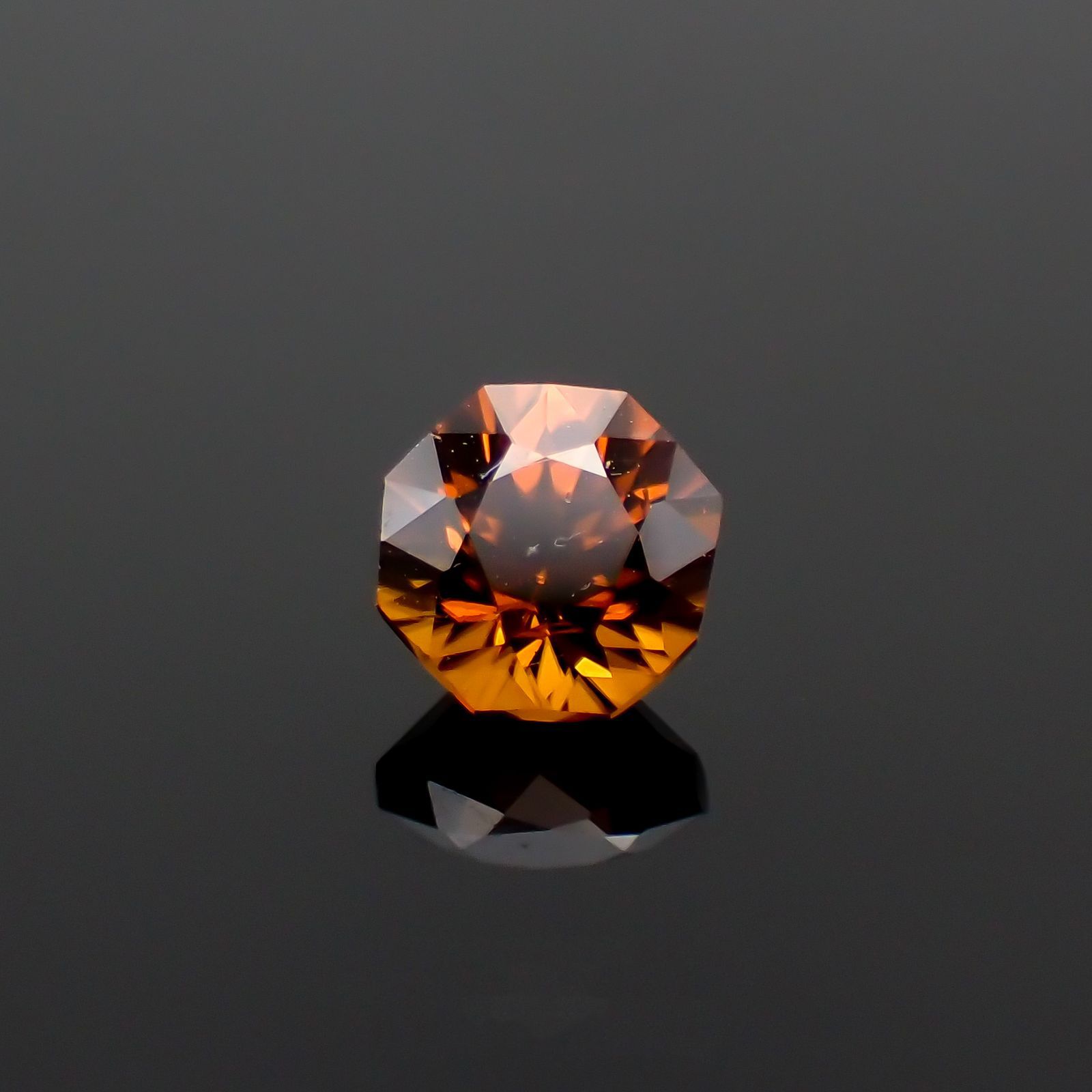 ◇オクタゴンカット◇オレンジジルコン(宝石名ジルコン)スリランカ/カンボジア産 0.85ct 識別済[230220703]5x4.9mm前後