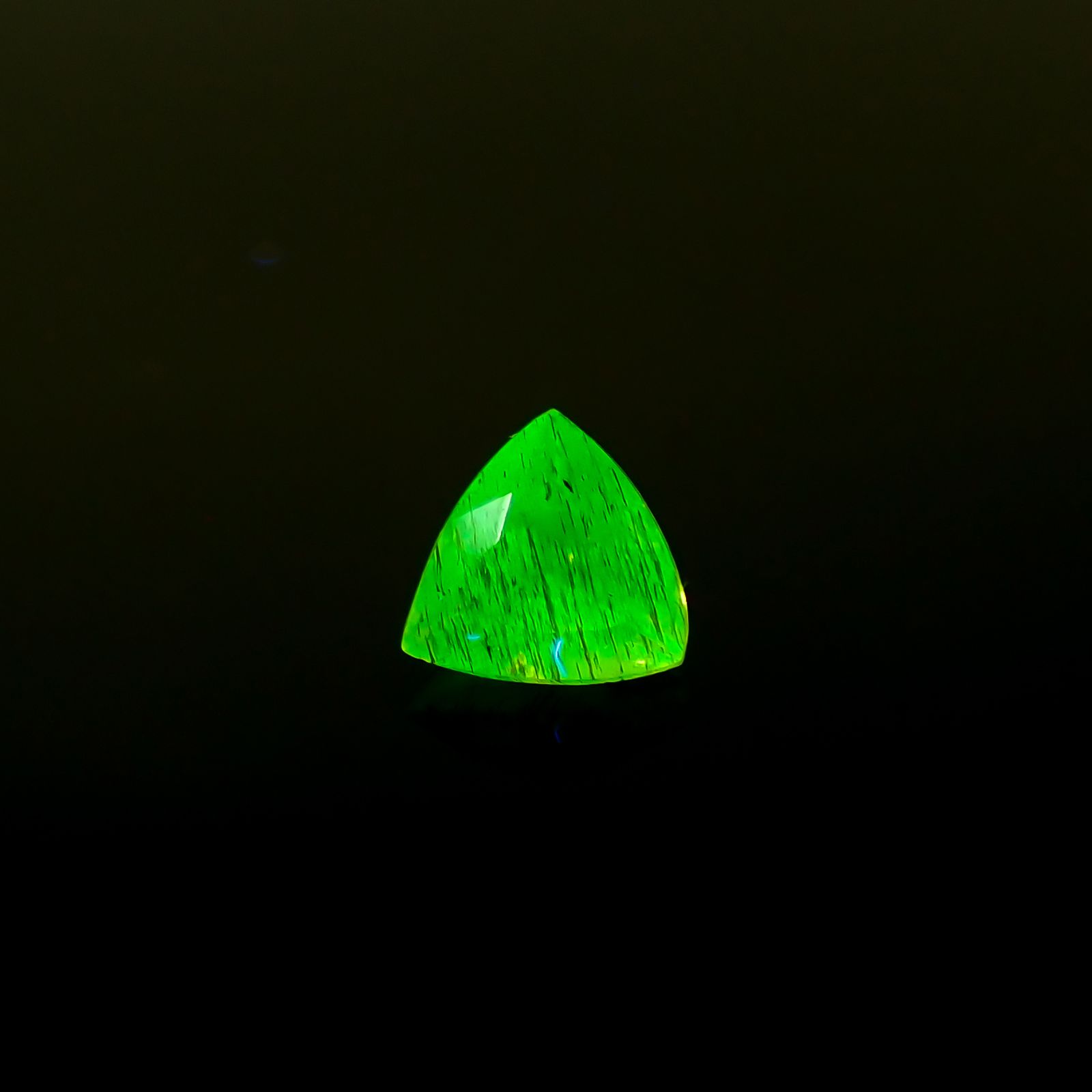 ウィレマイト アメリカ・ニュージャージー州産 0.37ct[240326386]4.2x4.2mm前後
