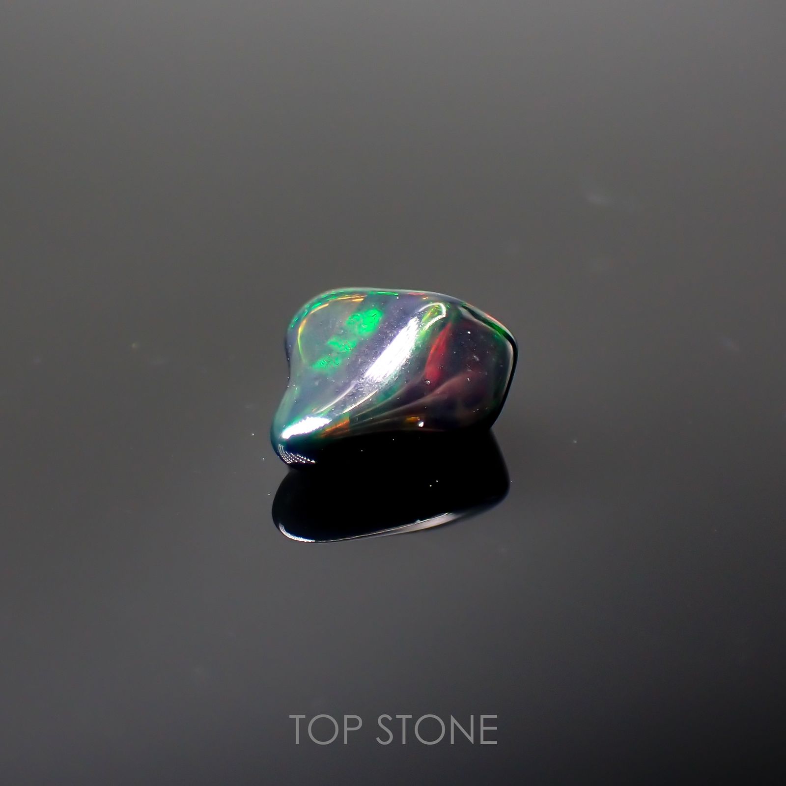 ◇バロック型◇ブラックオパール(宝石名オパール/加熱処理) エチオピア産 1.04ct 識別済[211013513]9.5×8mm前後