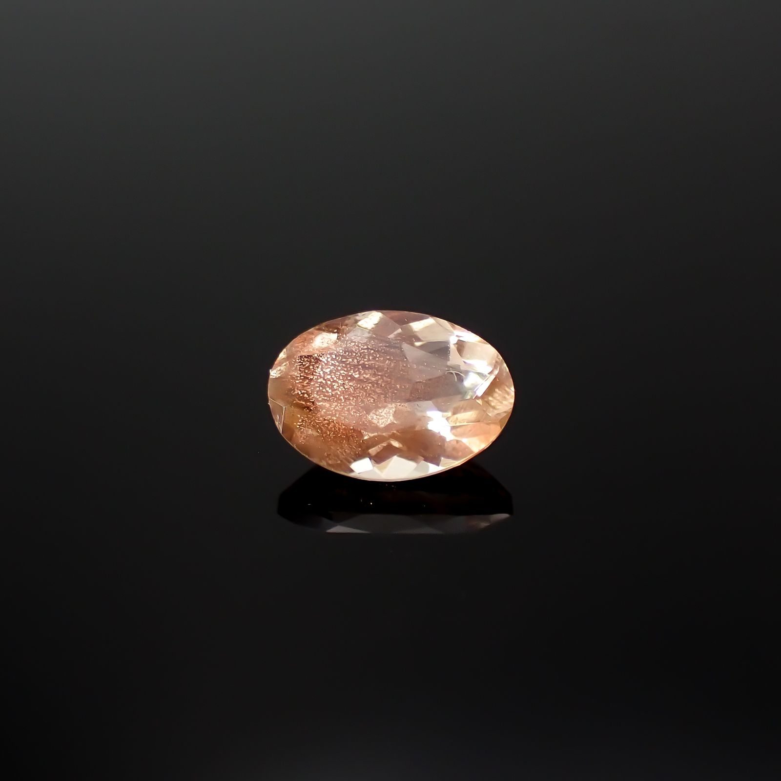 オレゴンサンストーン アメリカ・オレゴン州産 0.64ct[240628208]6.8x4.9mm前後