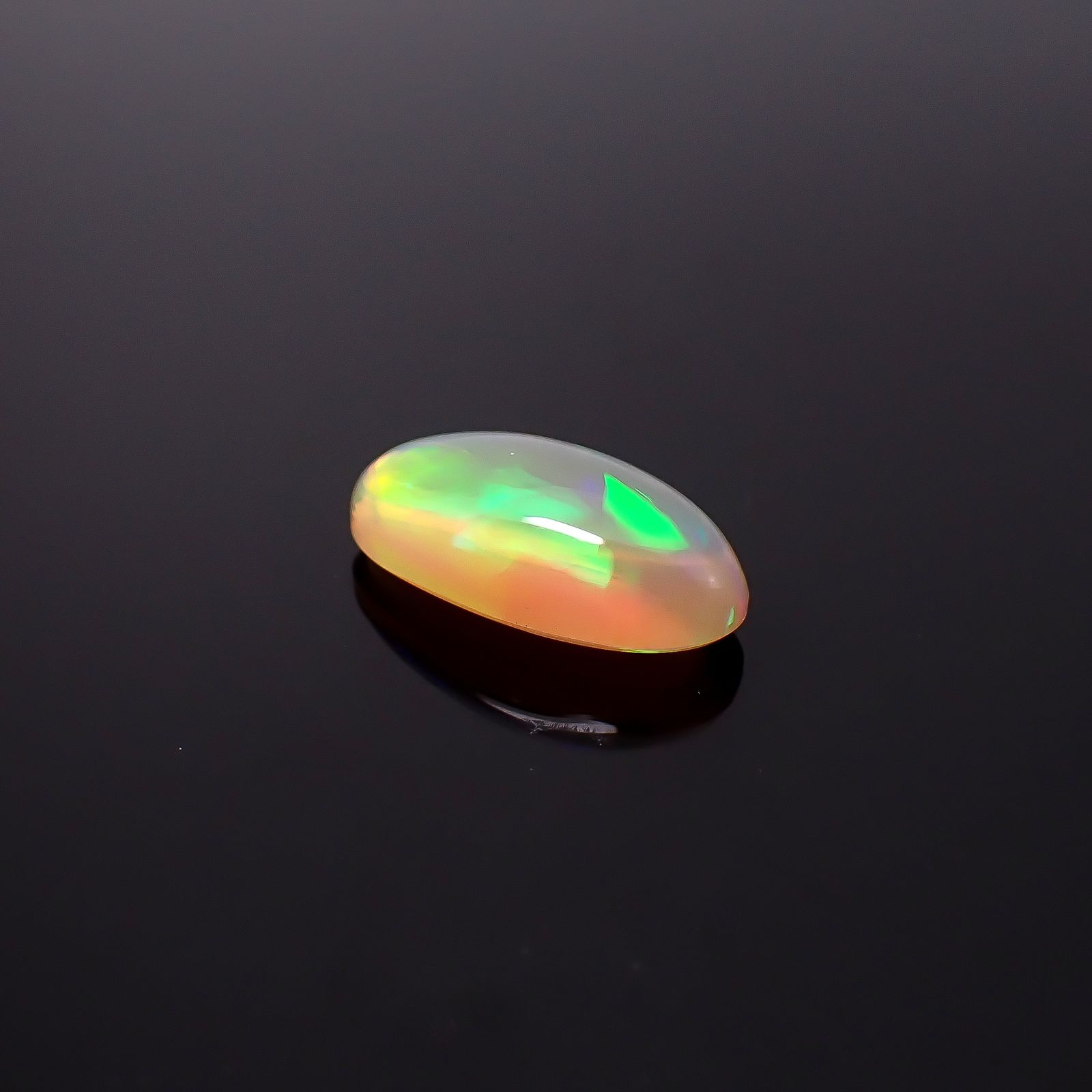 エチオピアオパール(宝石名オパール)エチオピア産 識別済 6.35ct / 19.5x9.5mm前後 [260722821]