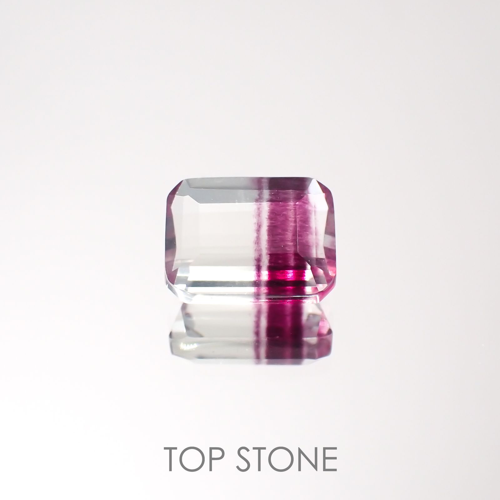 バイカラーフローライト 中国産 1.96ct[220917984]7.9x6mm前後