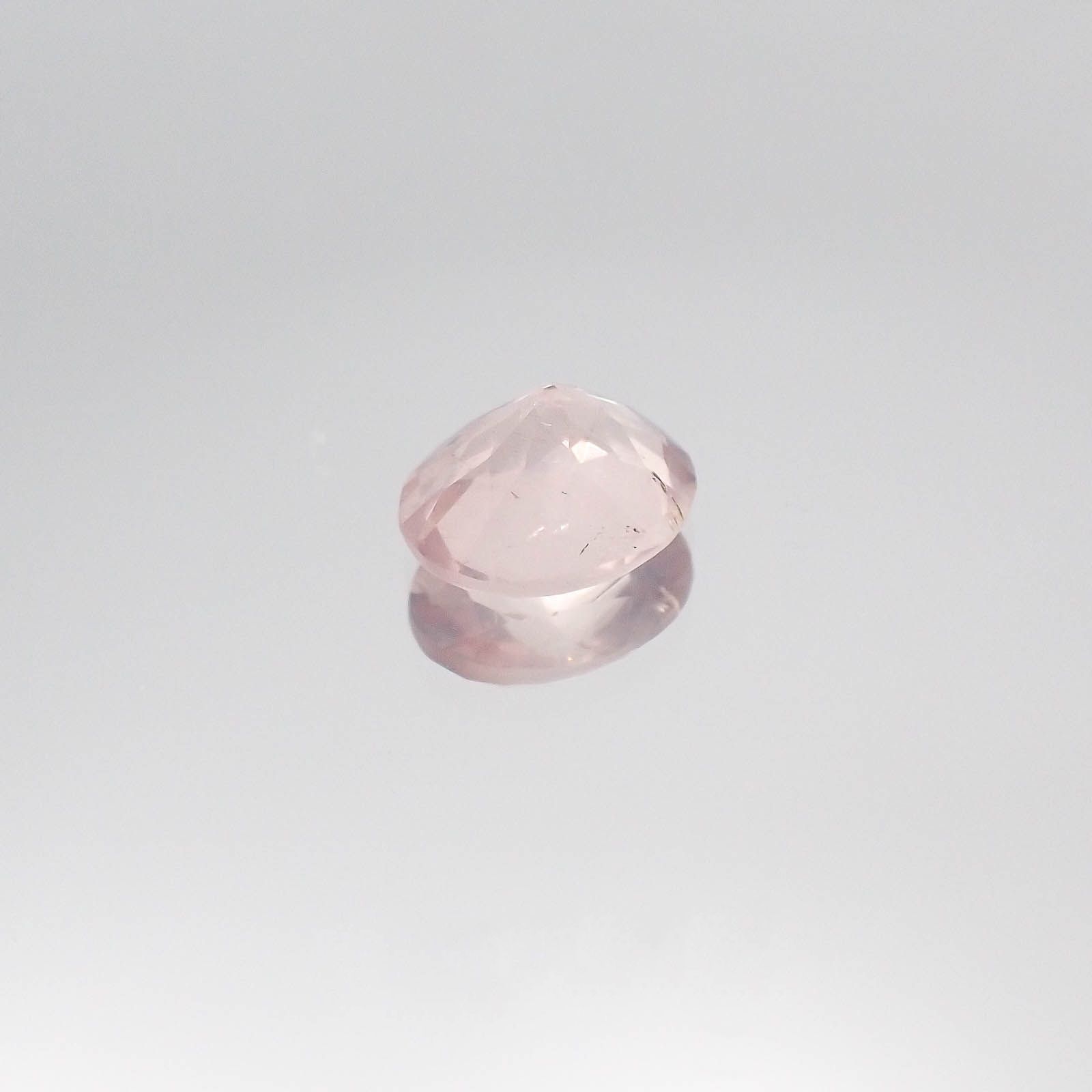 ローズクォーツ(宝石名ローズ・クォーツ)モザンビーク産 0.82ct 識別済[231023884]6.9x5.9mm前後