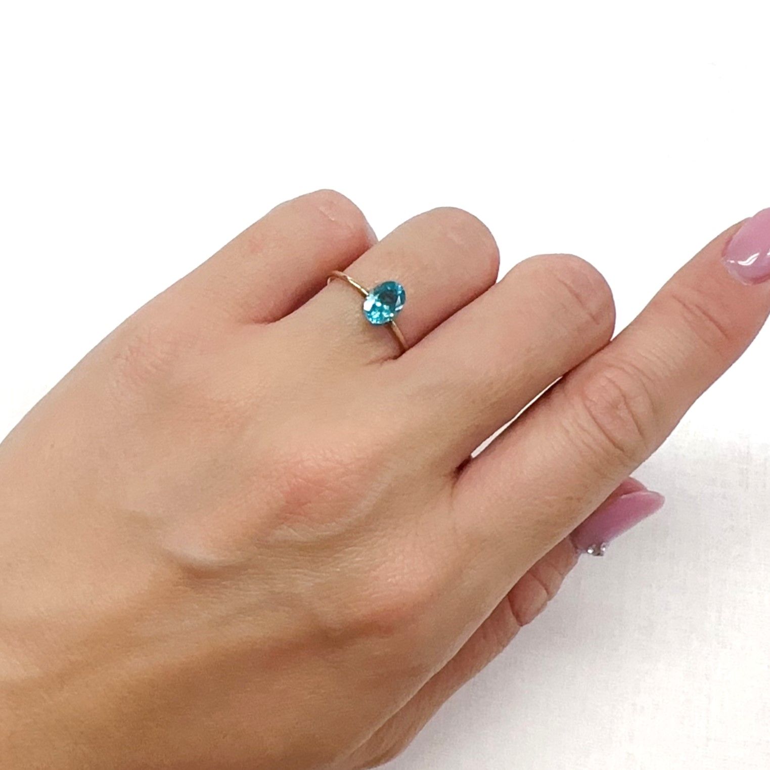 アパタイト(宝石名アパタイト)ブラジル産 0.96ct 識別済[231124162]7x5.2mm前後