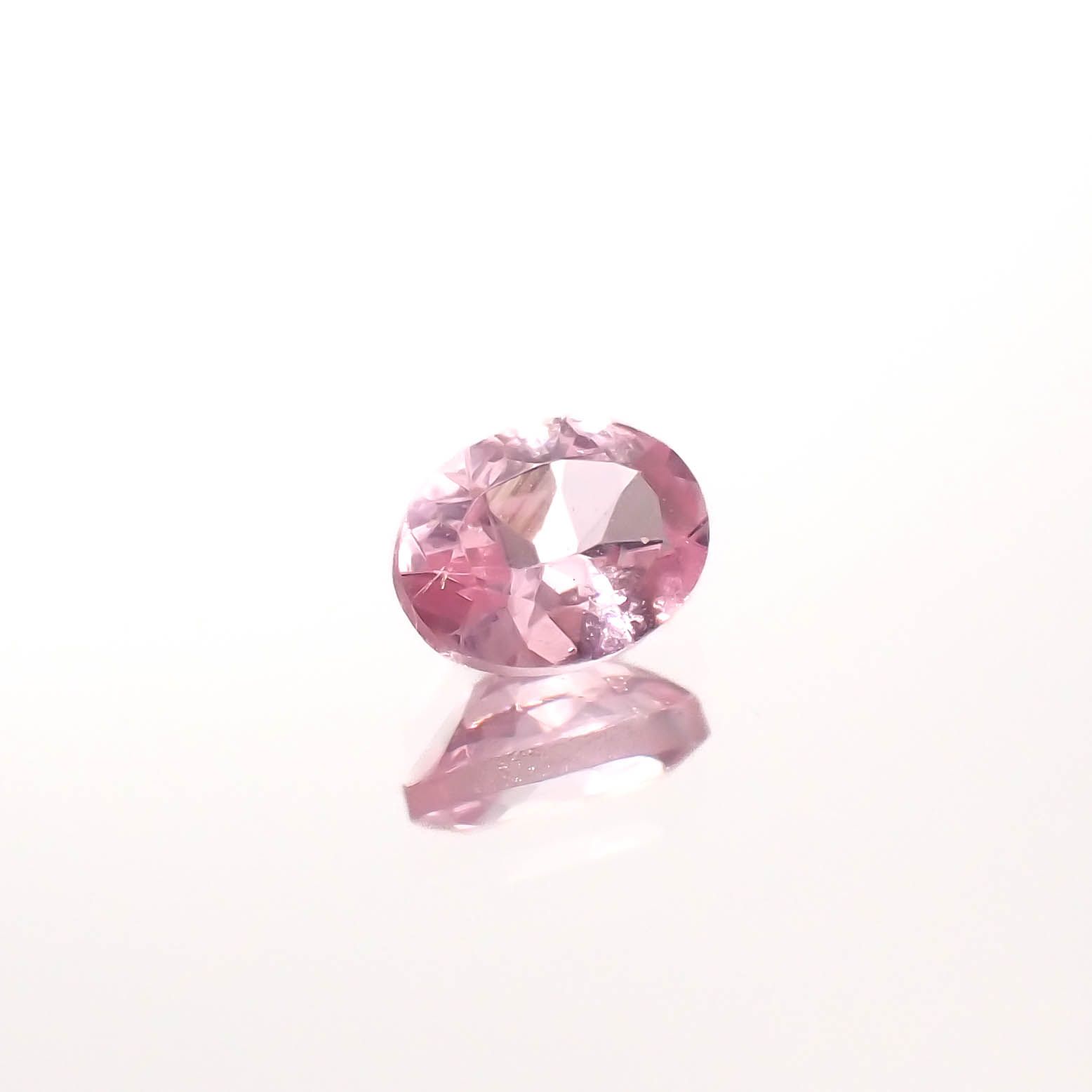 シルキーピンクスピネル タンザニア産 0.22ct[230421578]4.1x3mm前後