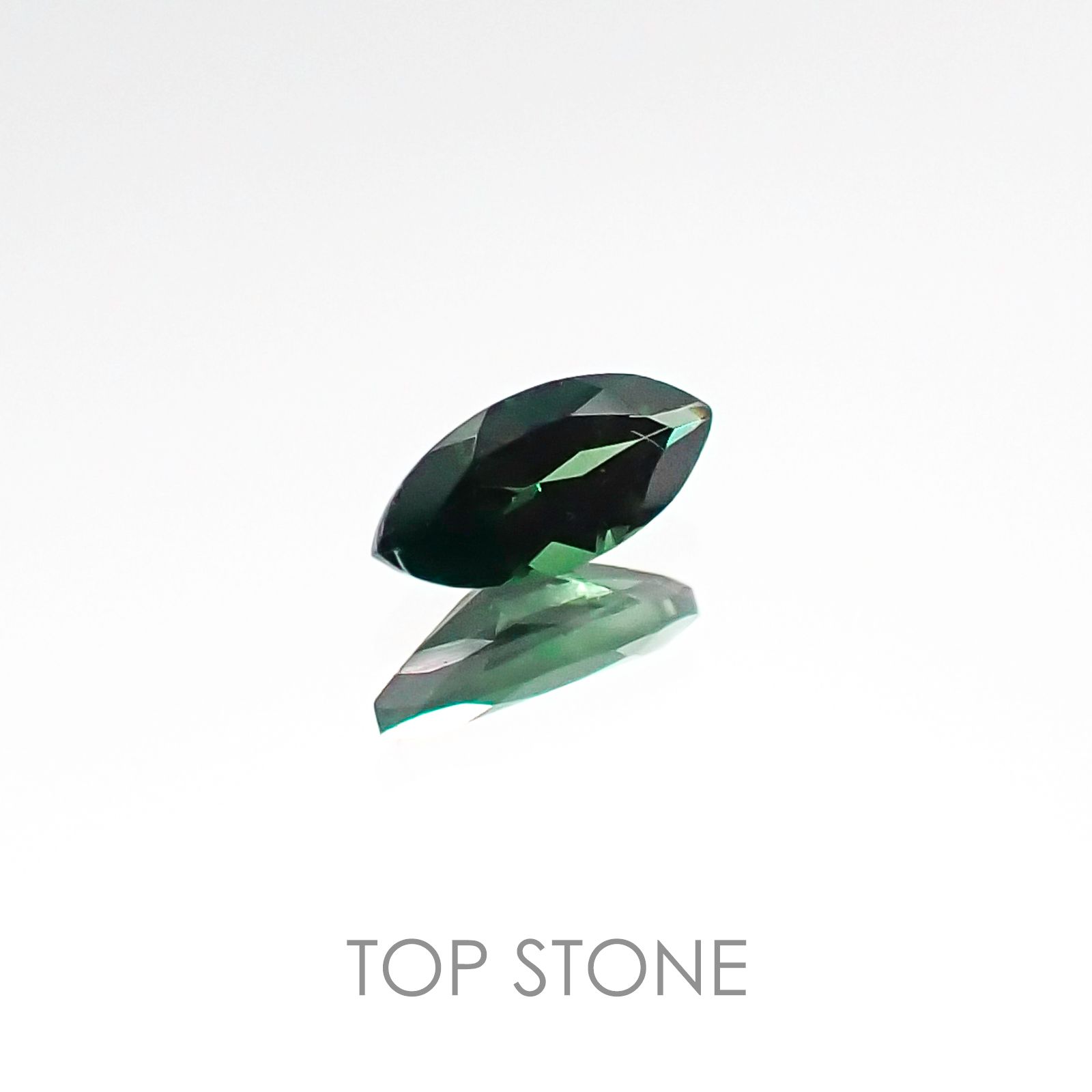 カラーチェンジガーネット(アレキタイプ)(宝石名ガーネット/カラーチェンジタイプ) マダガスカル・ベキリー産 0.15ct 識別済[20106598]5×2.4mm前後