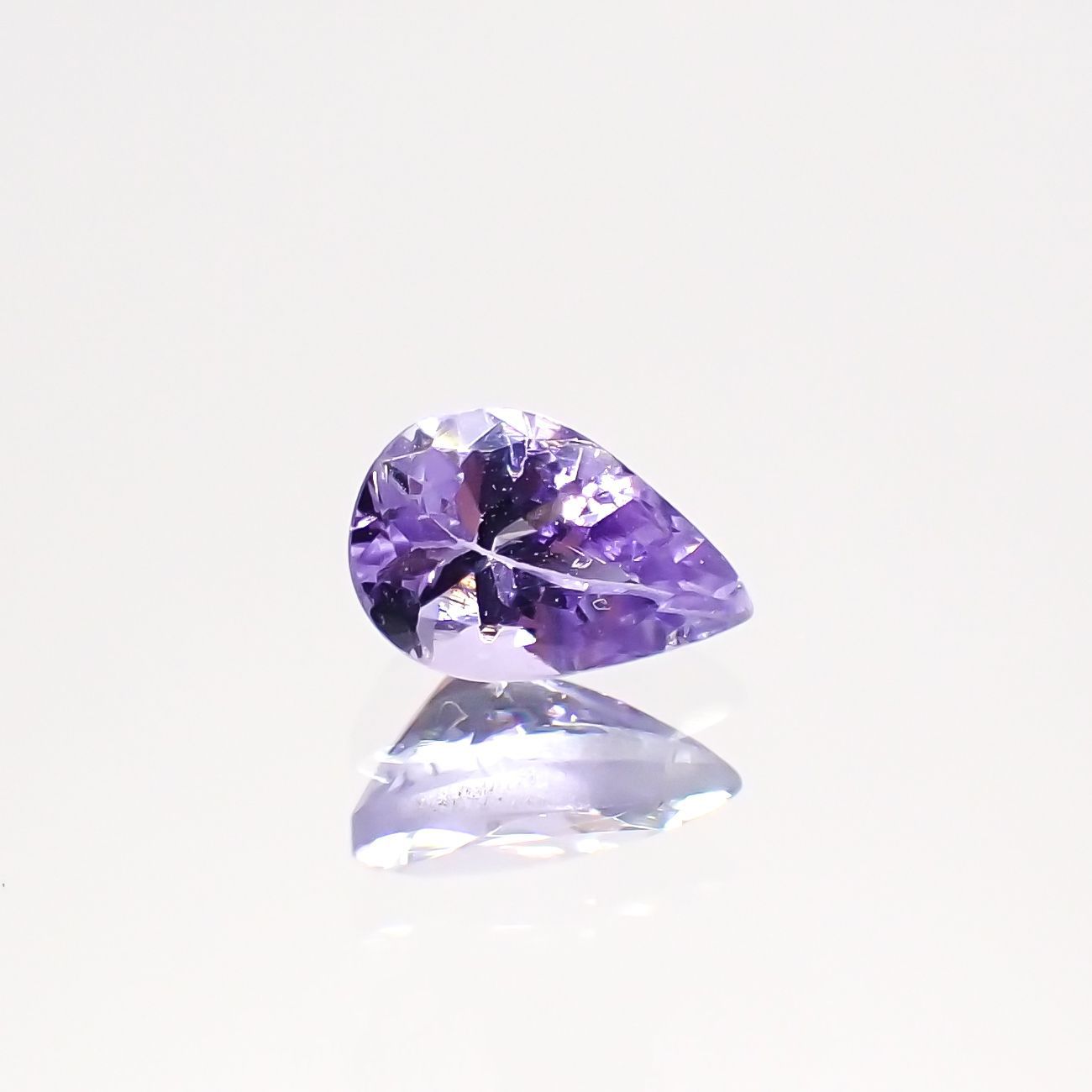 バイオレットゾイサイト(宝石名バイオレット・ゾイサイト)タンザニア産 0.45ct 識別済[220114943]6.1x4mm前後