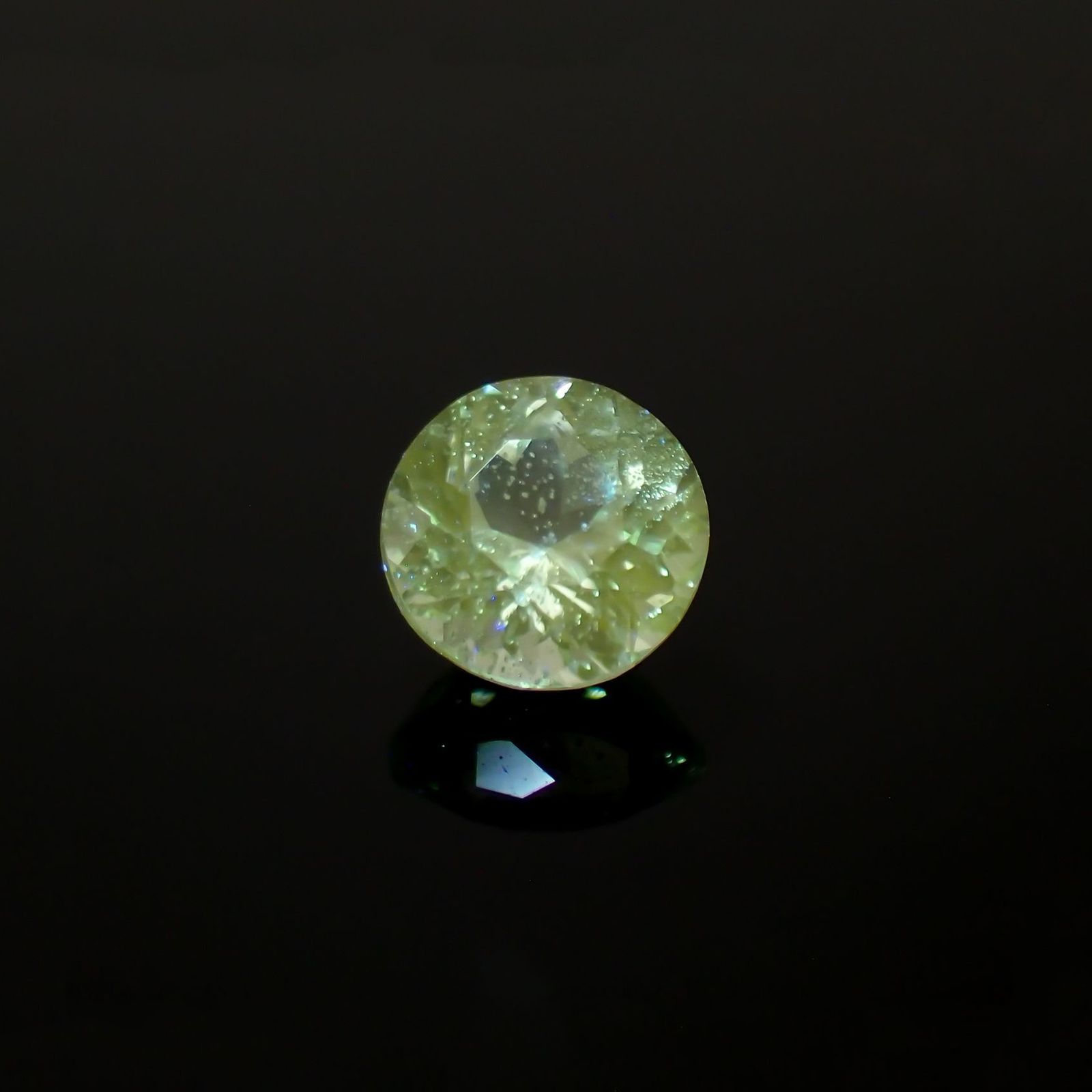 バナジウムコーネルピン(宝石名コーネルピン)タンザニア・タンガ州産 識別済 0.36ct / 4.4x4.4mm前後 [230521912]
