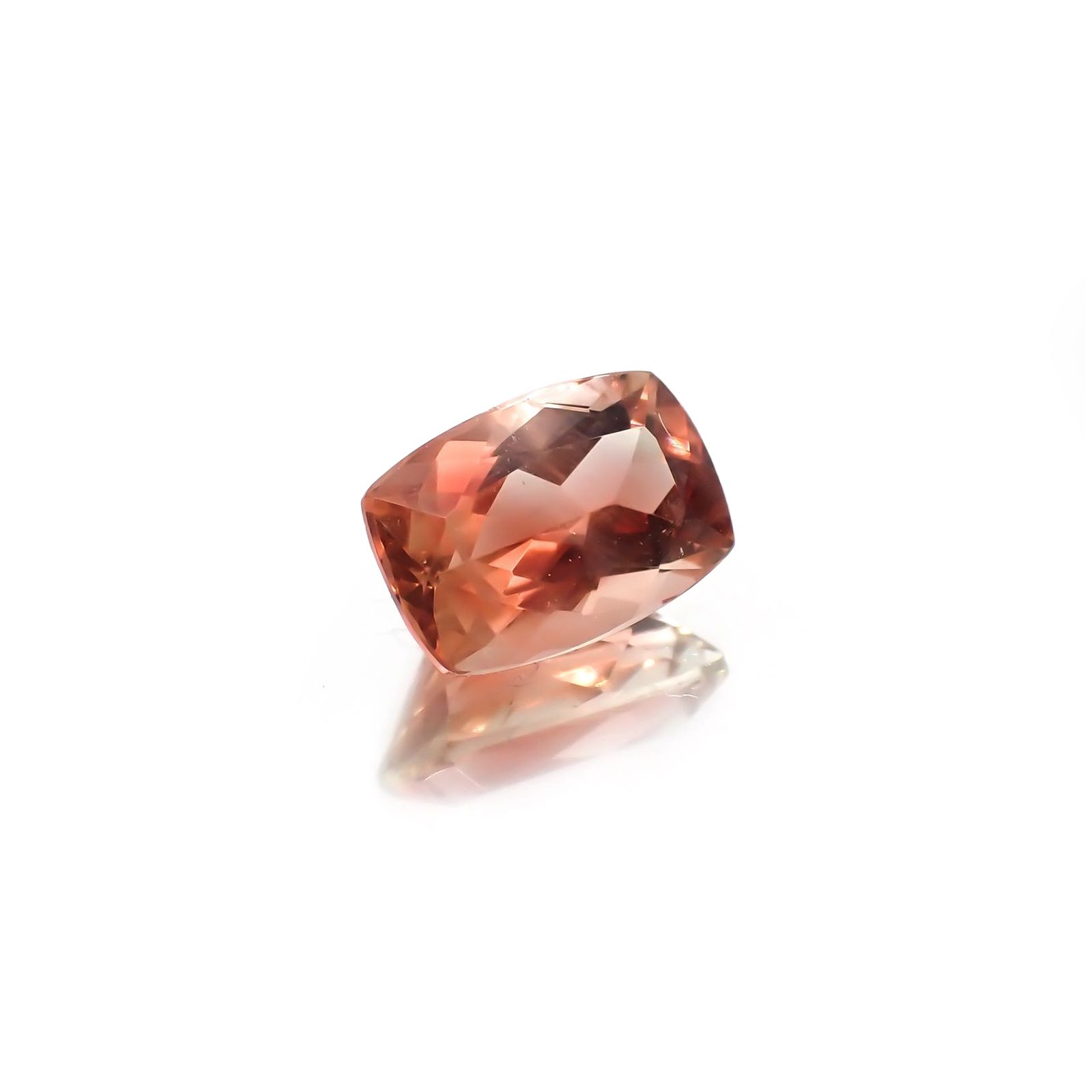 オレゴンサンストーン(宝石名ラブラドライト)アメリカ・オレゴン州産 識別済 1.77ct / 9x6.2mm前後 [230421893]