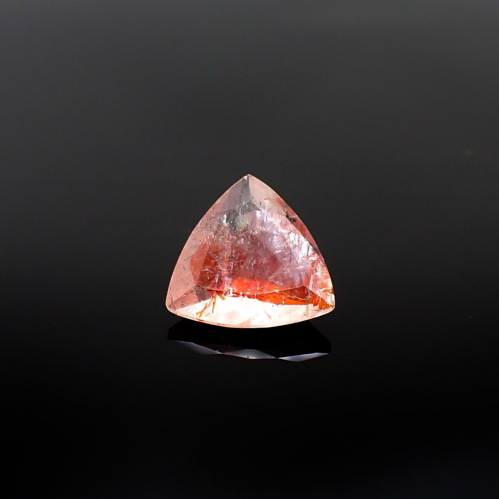 オーロラクォーツ ブラジル・ミナスジェライス産 7.99ct / 15.2x15.8mm前後 [220114370]