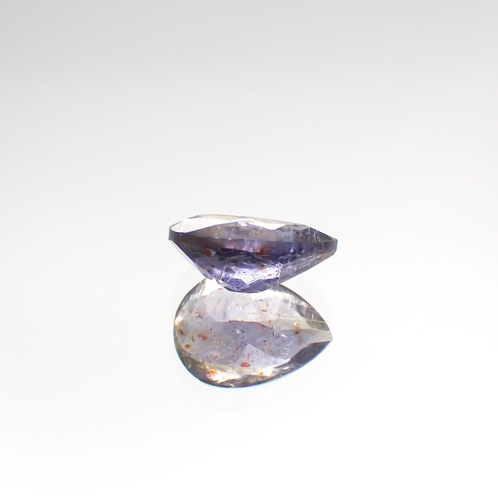 ブラッドショットアイオライト(宝石名アベンチュリン・アイオライト) インド/ブラジル産 1.199ct ソ付(彩珠)[240212393]8.9×6.4mm前後