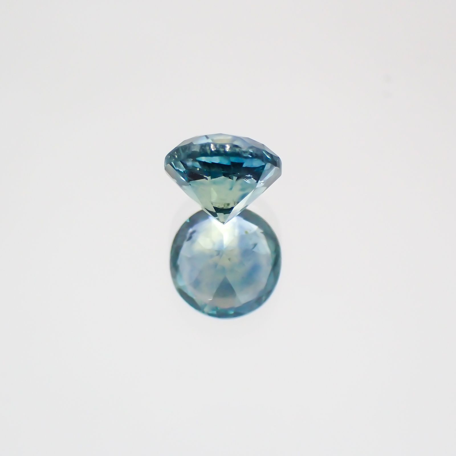 モンタナサファイア アメリカ産 ルース 0.57ct[21029905]4.6×4.6mm前後