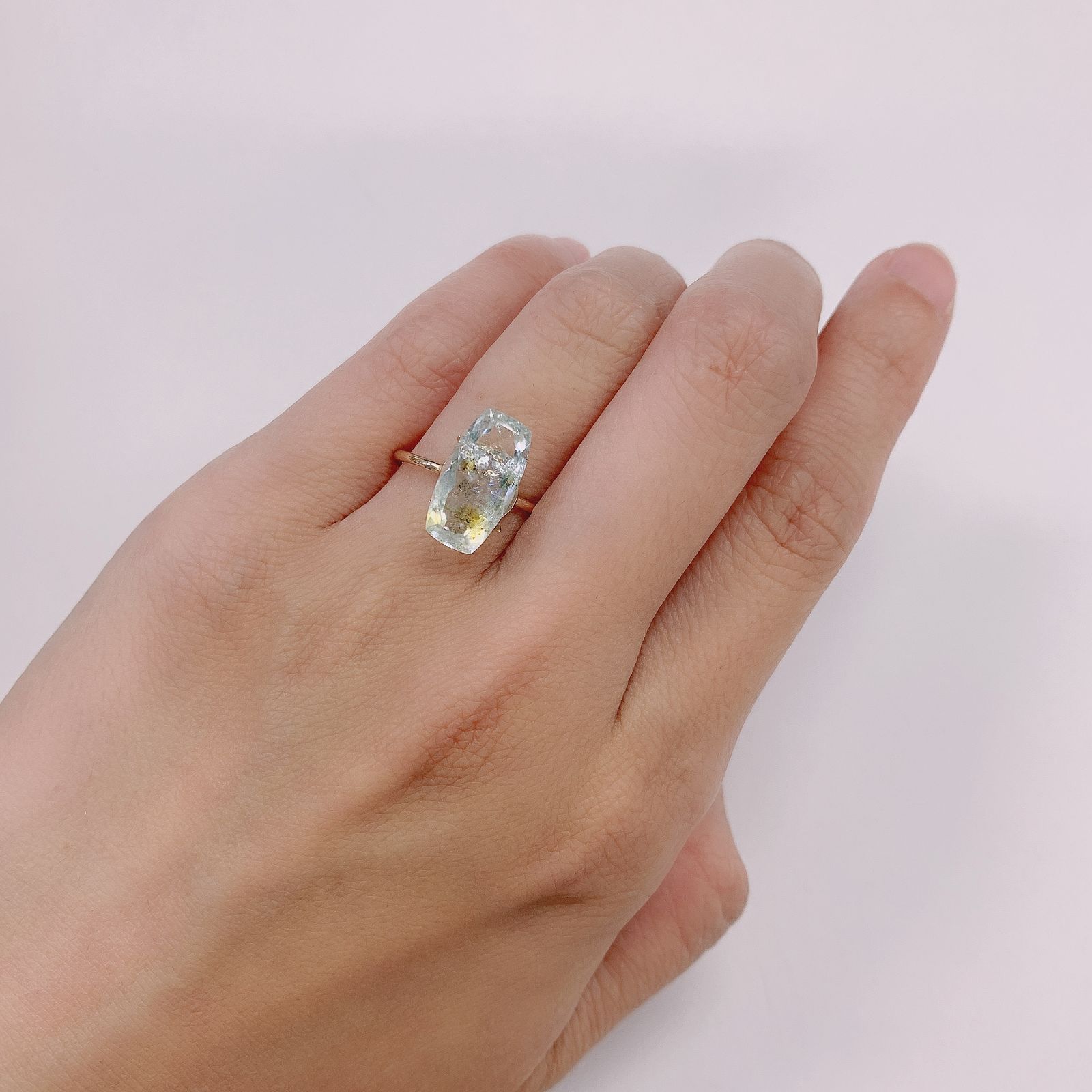 オーロラアクアマリン(宝石名アクアマリン) ブラジル産 2.93ct 識別済[210812713]13.9×7.2mm前後
