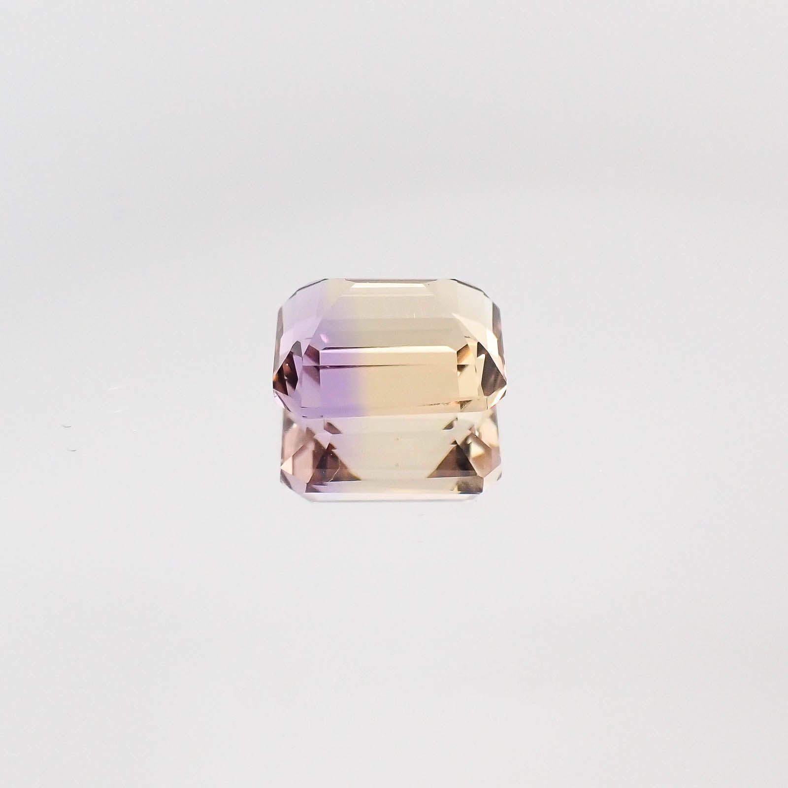アメトリン(宝石名バイカラー・クォーツ/別名アメトリン)ボリビア産 1.59ct 識別済[231023881]8x6.1mm前後