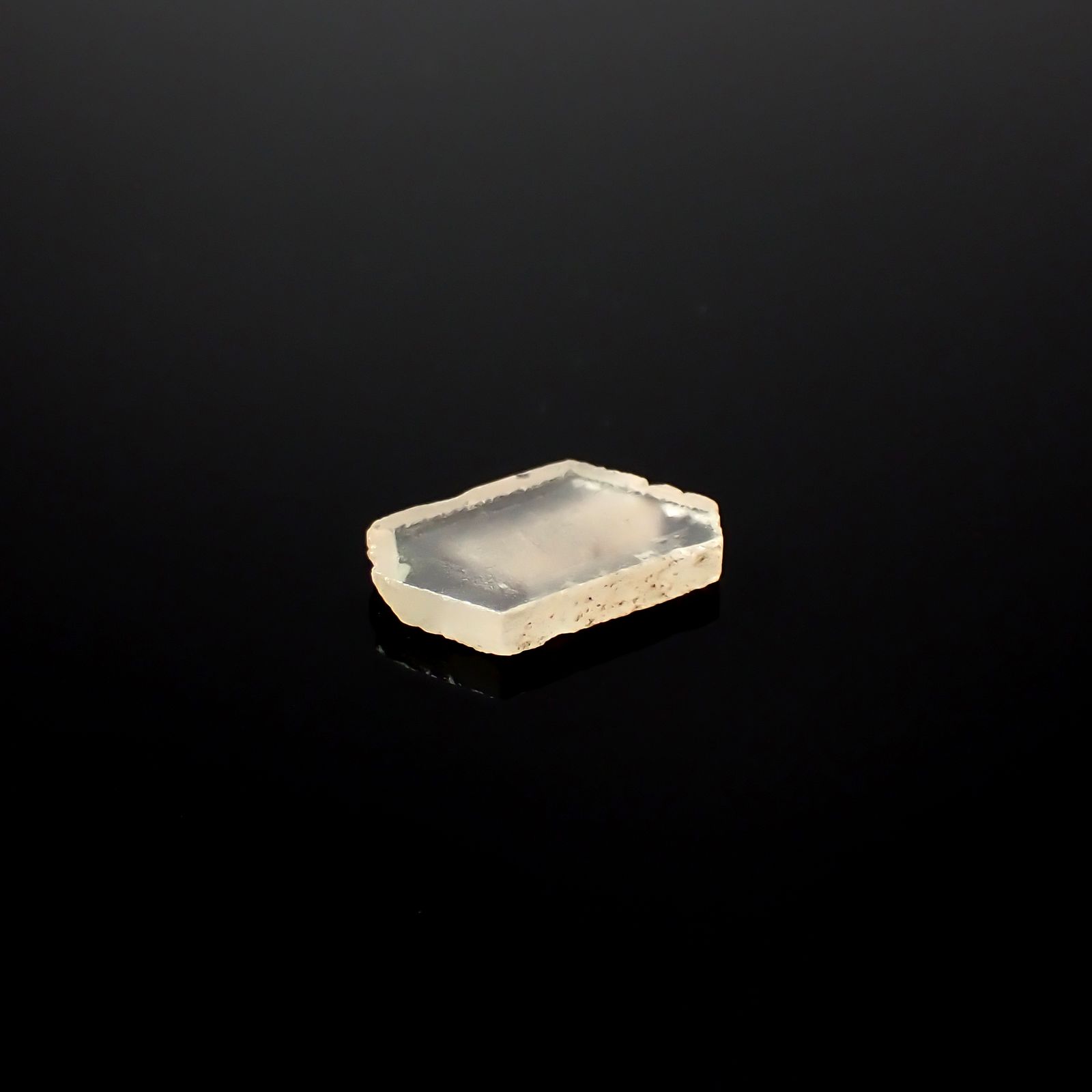 ファントムクォーツ 原石スライス ブラジル産 3.79ct [250330073]16.4x9.9mm前後