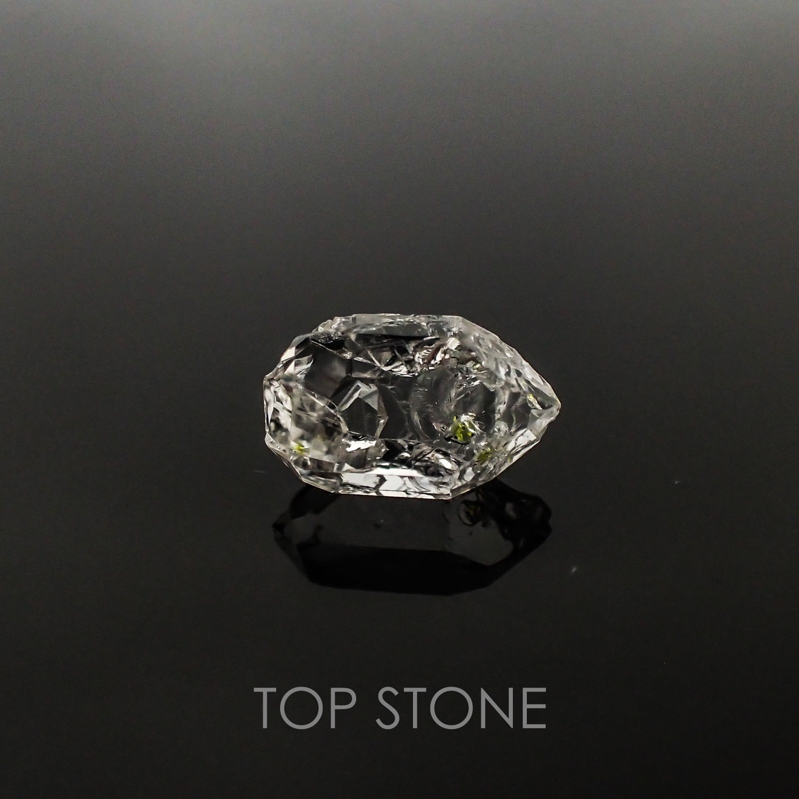 オイルインクォーツ パキスタン産 原石・結晶 3.74ct[20117533]12.6×7.7mm前後