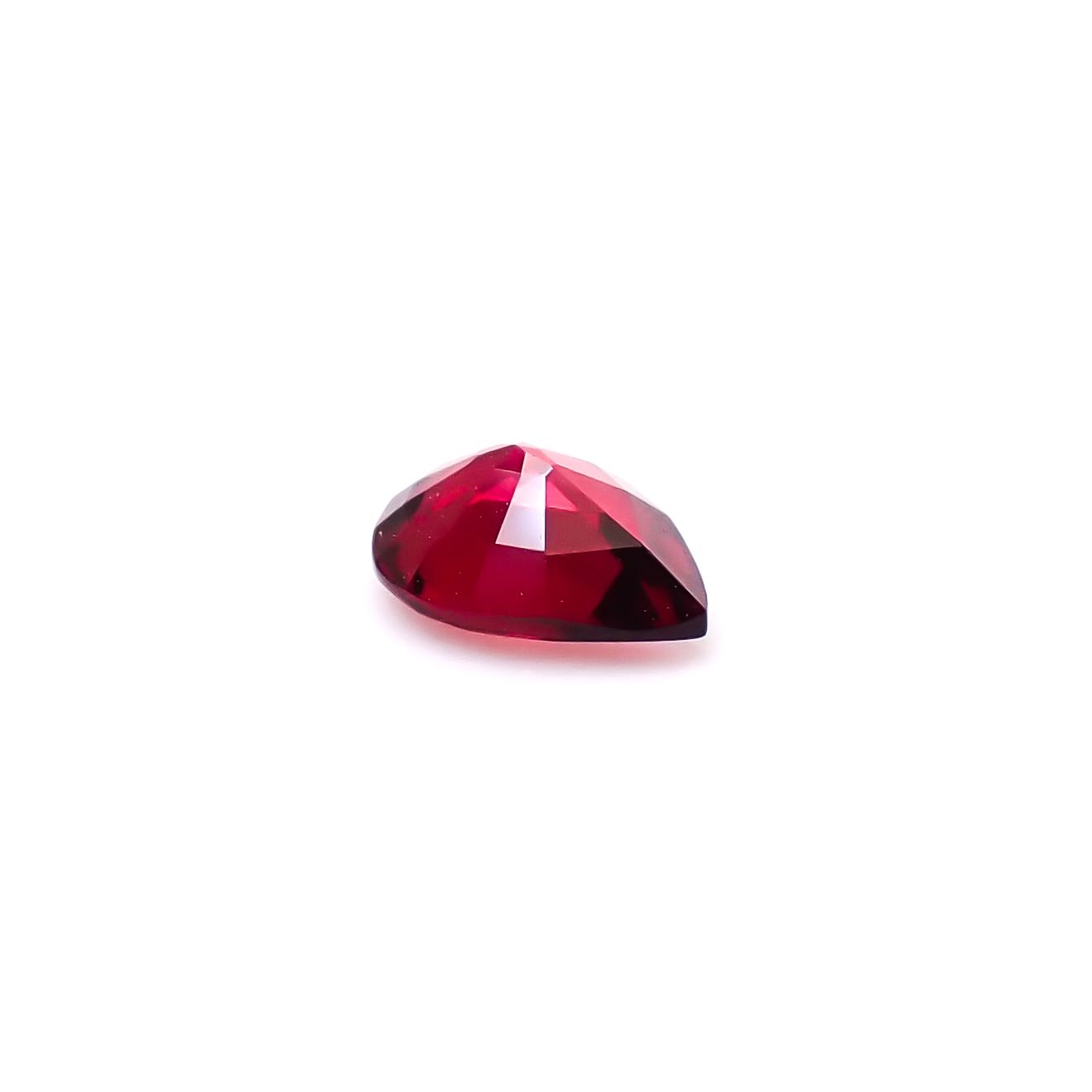 レッドスピネル(宝石名レッド・スピネル)タンザニア産 識別済 0.30ct / 5.1x3.9mm前後 [260732565]