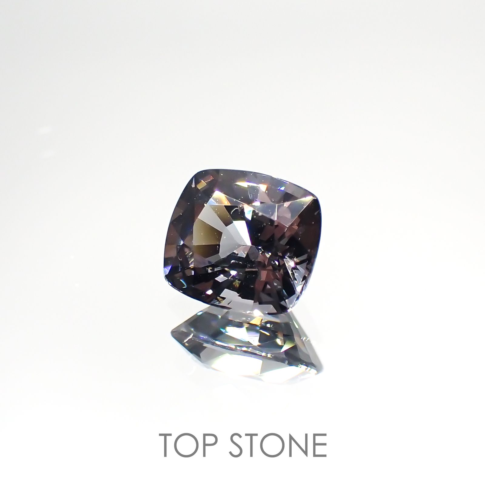 プラチナスピネル(宝石名スピネル) ビルマ産 1.305ct ソ付(彩珠)[210913317]6.8×6mm前後