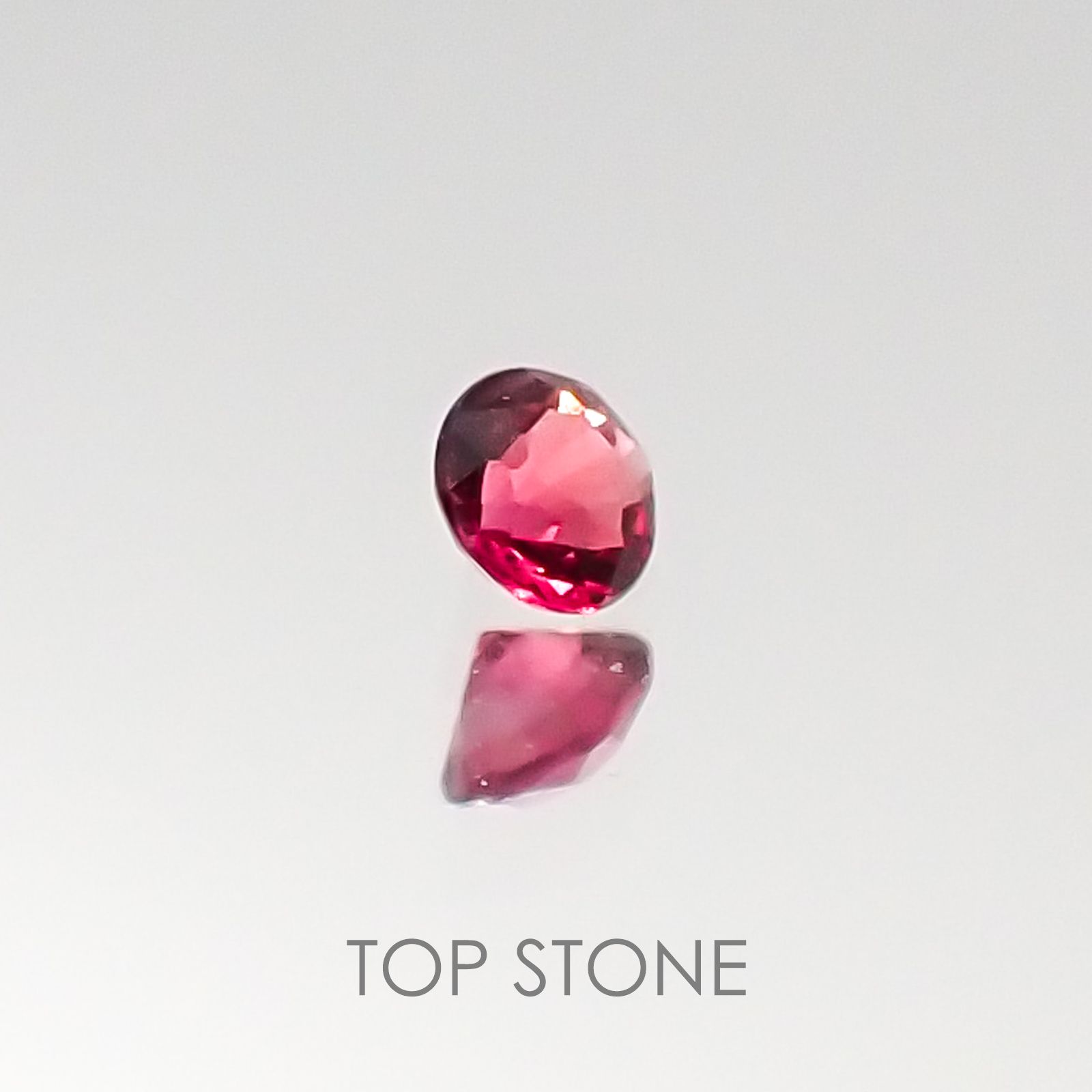 レッドベリル アメリカ・ユタ州産 ルース 0.03ct[20085225]2.1×2.1mm前後