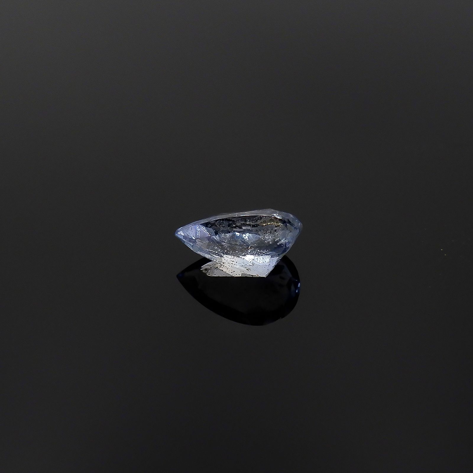 ジェレメジェバイト(宝石名エレメージェバイト)ナミビア産 ソ付(彩珠) 0.450ct / 6.4x4mm前後 [230823133]