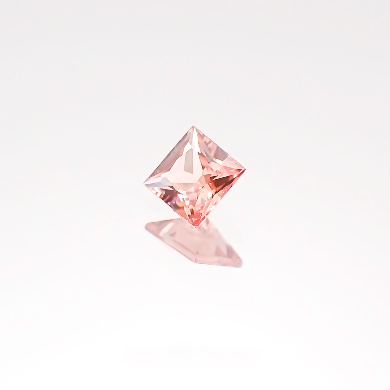 ◇プリンセスカット◇パパラチャサファイア ソーティング付き スリランカ産 ルース 0.09ct[20116956]2.52×2.47mm前後