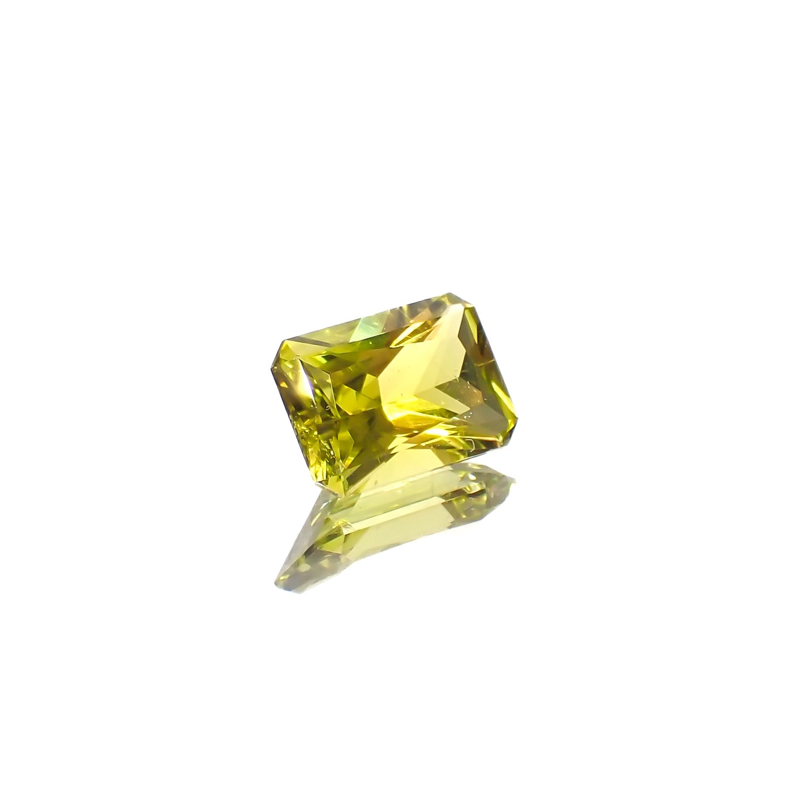 カナリートルマリン ザンビア・カナリー鉱山産 0.88ct[240527565]7.1x4.9mm前後