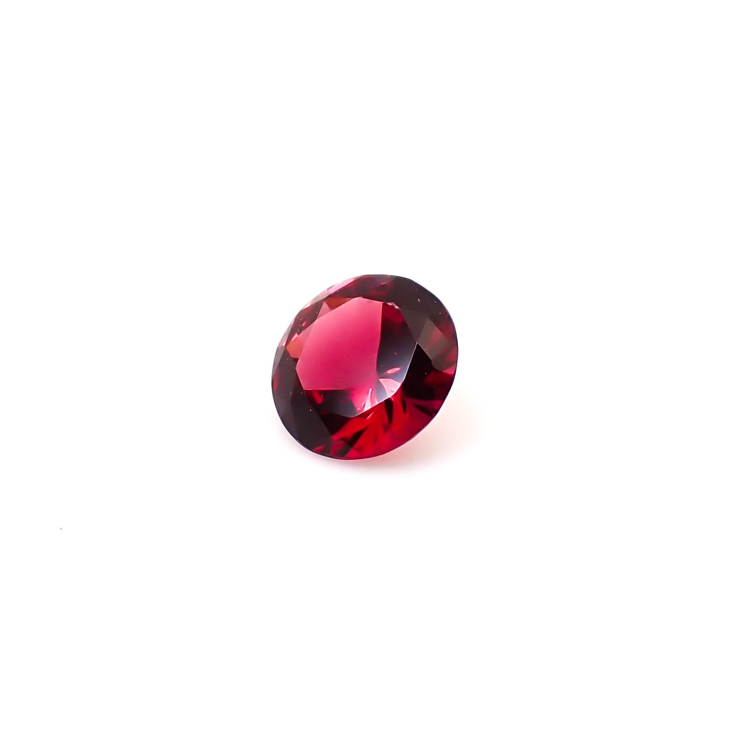 レッドスピネル タンザニア産 0.28ct / 4.2x4.2mm前後 [260732560]