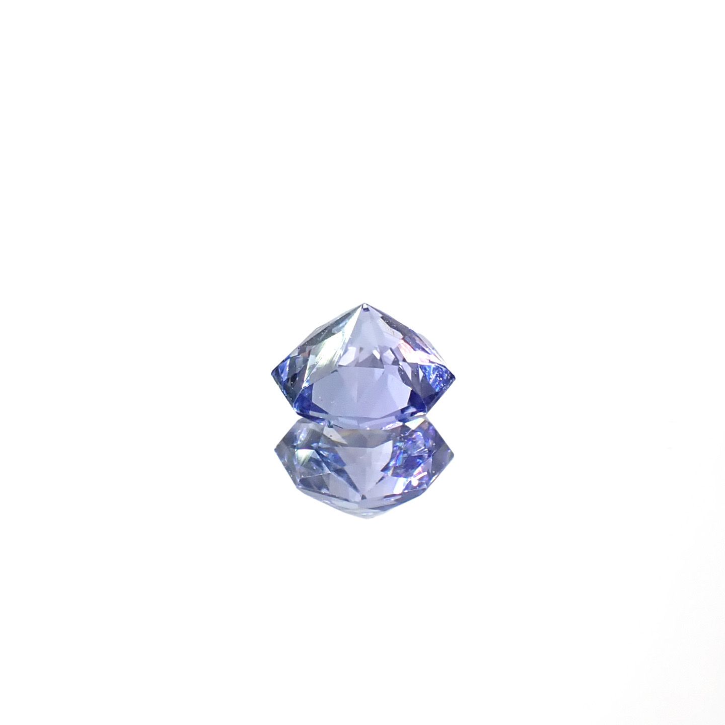 ◇オクタゴンカット◇タンザナイト 非加熱 タンザニア産 0.58ct / 5.1x5mm前後 [251031220]