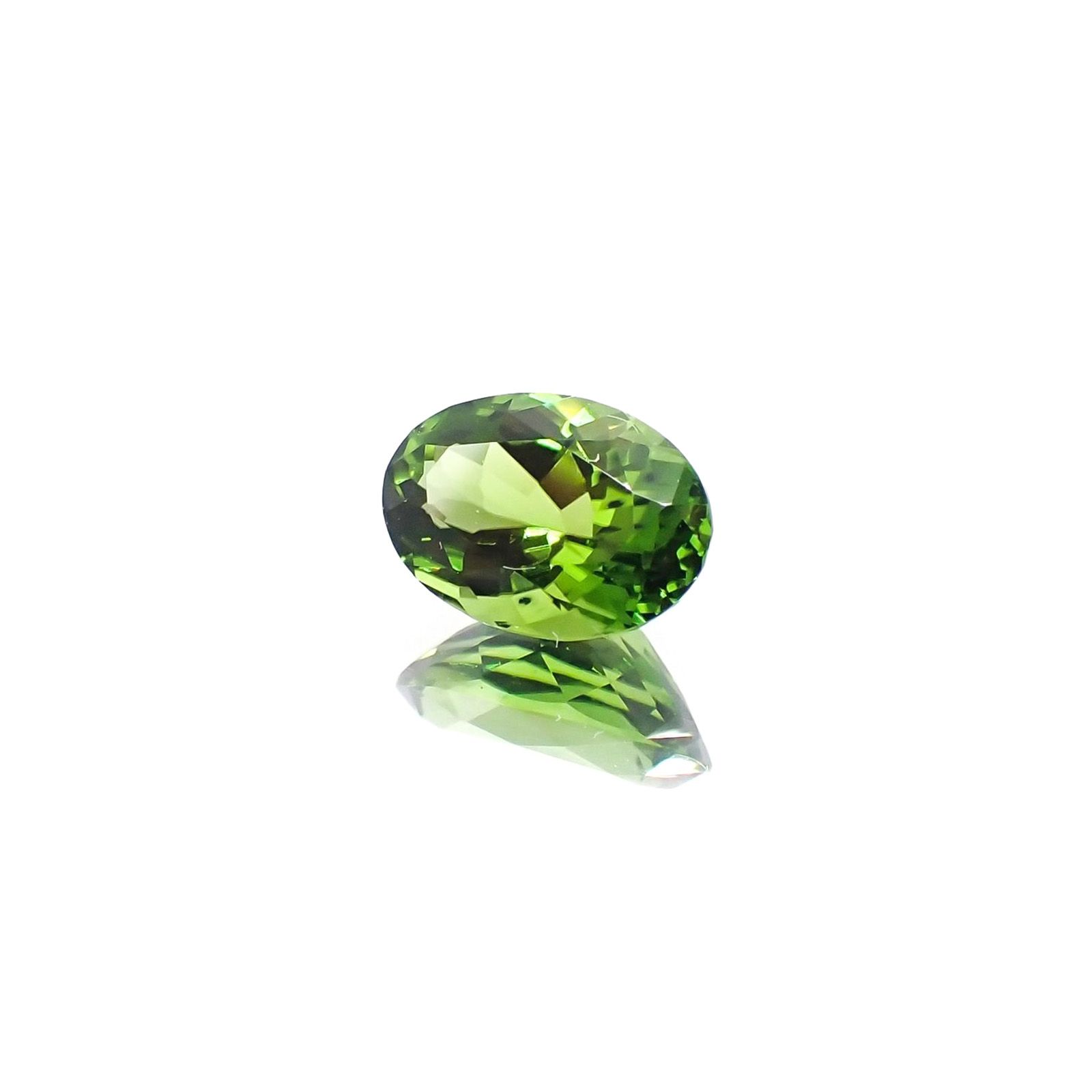クロムトルマリン(宝石名バナジウム(クロム)・トルマリン)タンザニア産 ソ付(彩珠) 1.018ct / 7.8x5.4mm前後 [230823072]