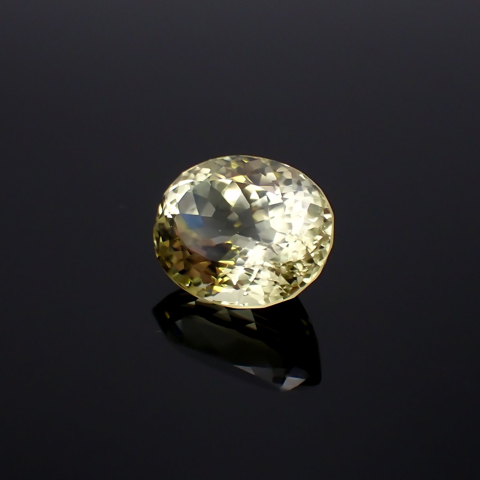 イエロースポジュミン ブラジル産 17.25ct[231224459]17.3x13.9mm前後