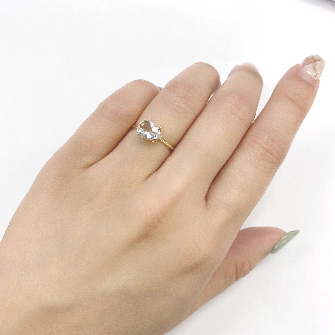ティンカーベルクォーツ ブラジル産 ルース 1.14ct[210410491]8.3×5.8mm前後