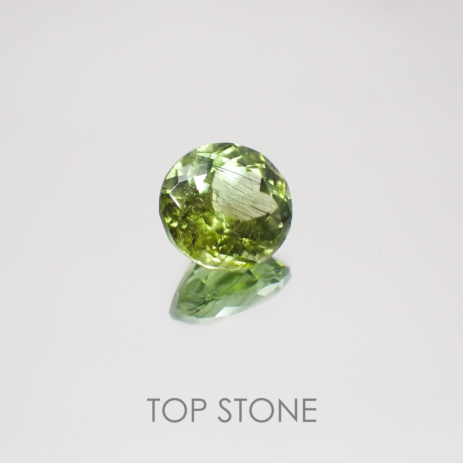 ルドウィジャイトインペリドット  パキスタン産 ルース 3.36ct[20128795]9.5×9mm前後