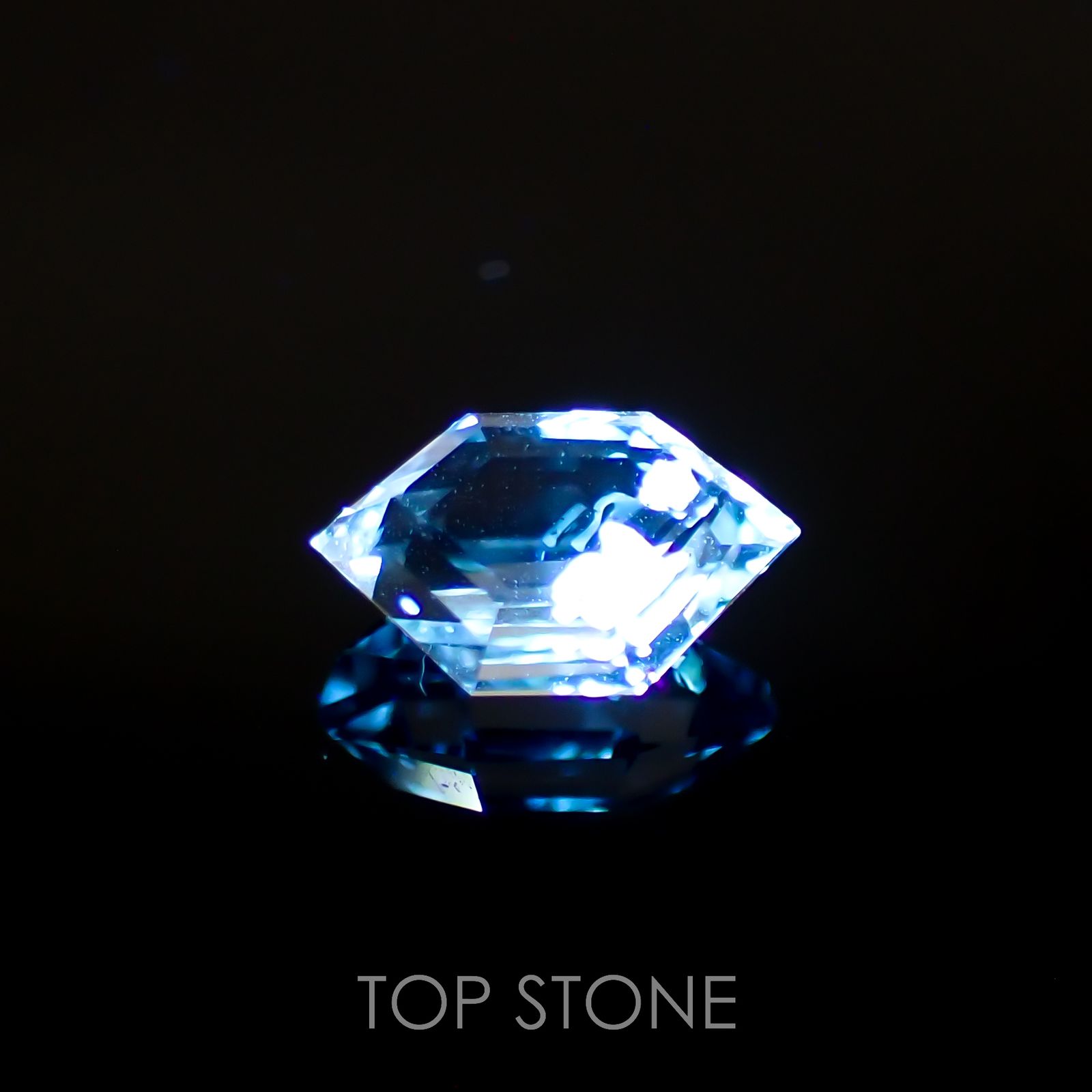 ◇カスタムカット◇オイルインクォーツ パキスタン産 0.73ct[221018538]7.7x4.6mm前後