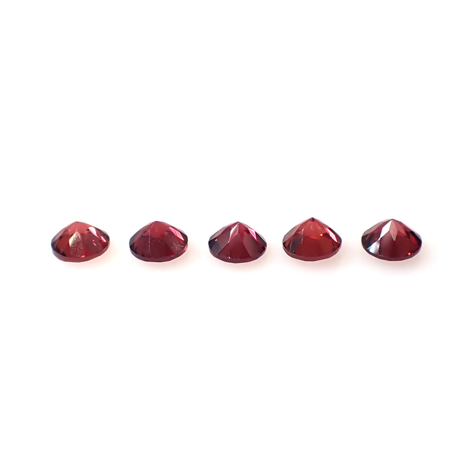 <ランダムセレクト1個販売>パイラルスパイトガーネット モザンビーク産 約0.28ct [250129788-PAC]4x4mm前後