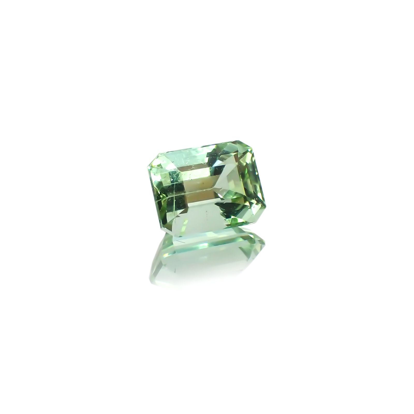 ミントトルマリン(宝石名グリーン・トルマリン) ルワンダ産 1.24ct 識別済[21029992]6.7×5.2mm前後