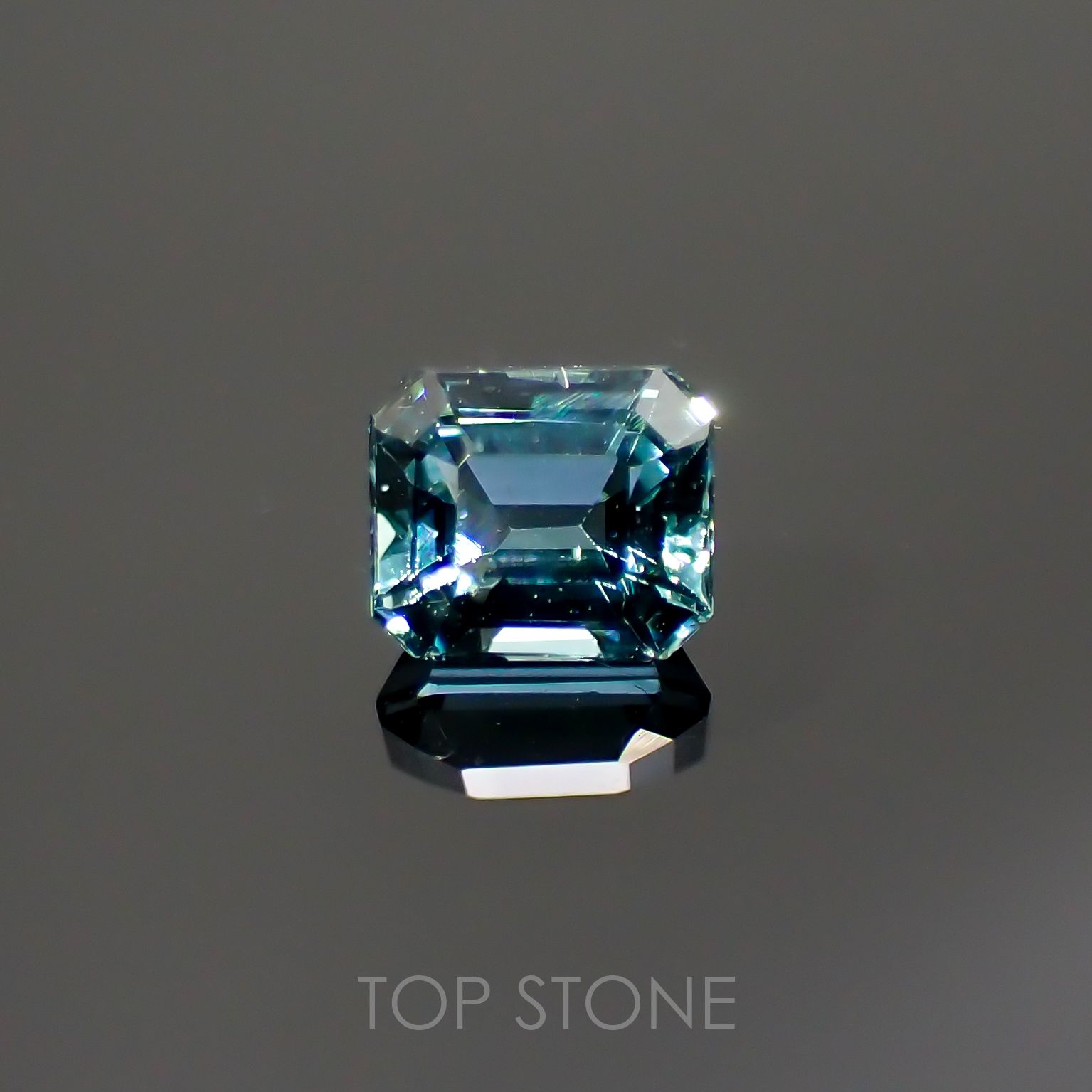 ラグーントルマリン アフガニスタン産 0.38ct [220114097]4.3x3.6mm前後