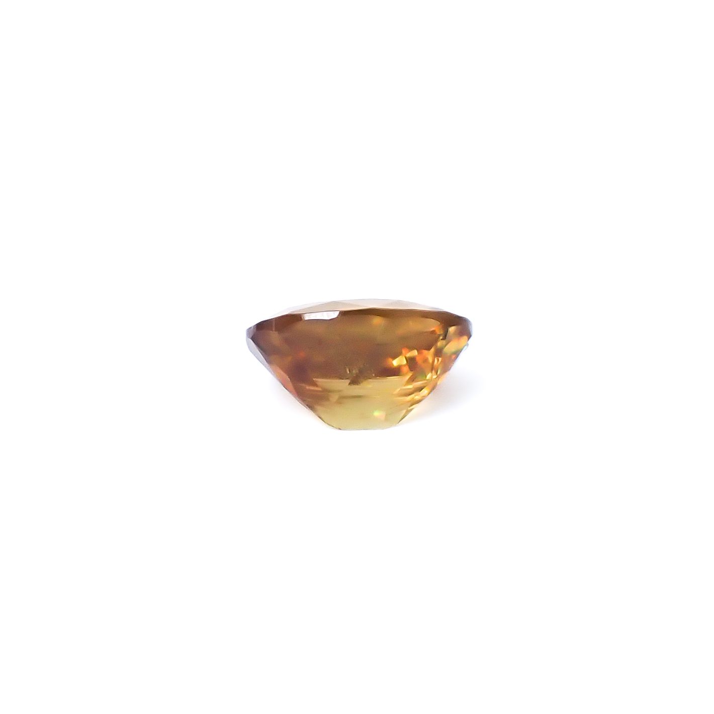 ゴールデンスフェーン マダガスカル産 1.33ct / 7.7x6mm前後 [260632352]