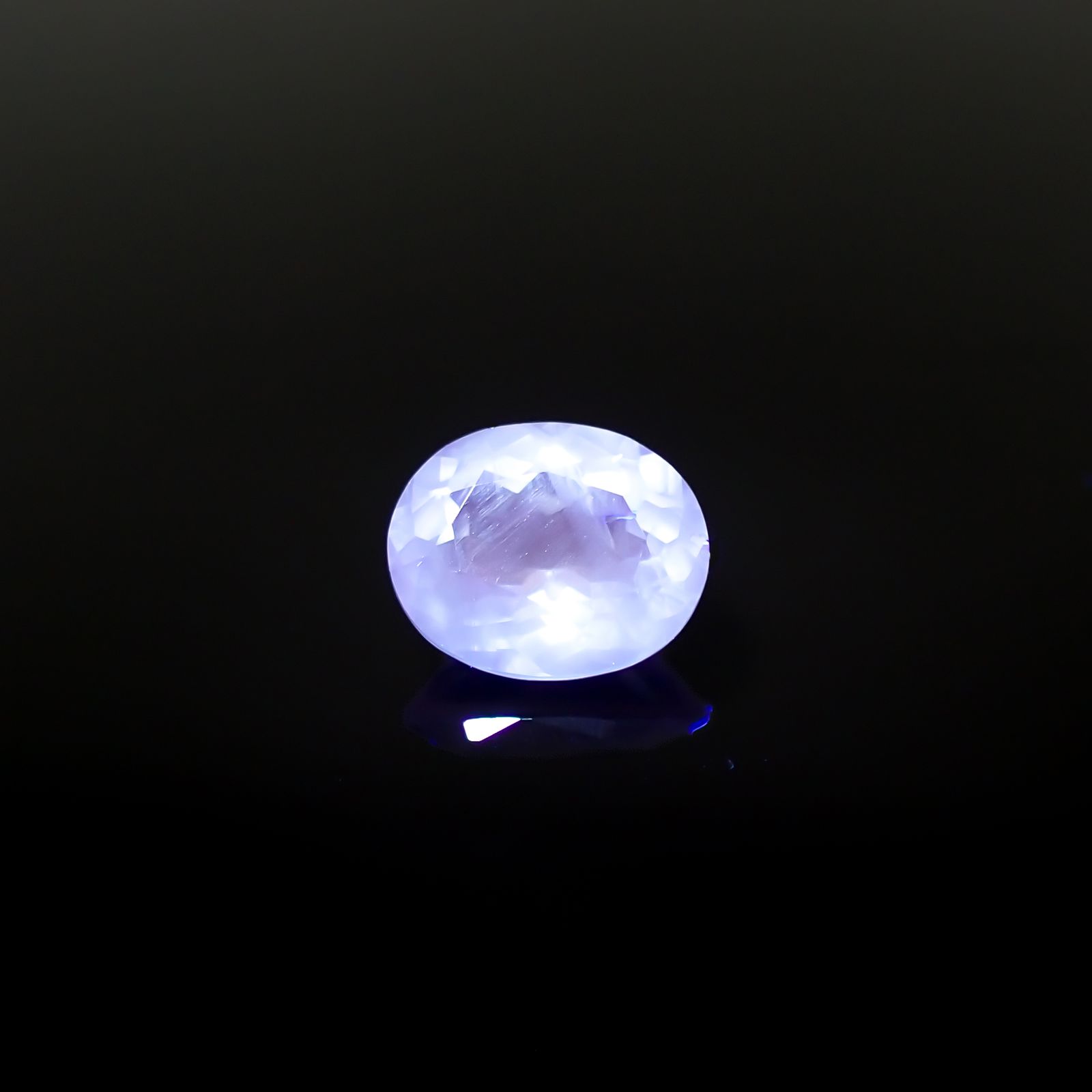 アパタイト フルオレッセンス ジンバブエ産 1.49ct[240527572]8x6.6mm前後
