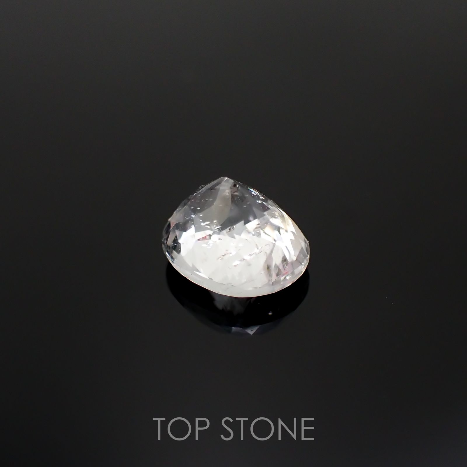 フェナカイト(宝石名フェナカイト)ロシア産 2.16ct 識別済[220515737]8.7x7.2mm前後 | TOP STONE(トップストーン)