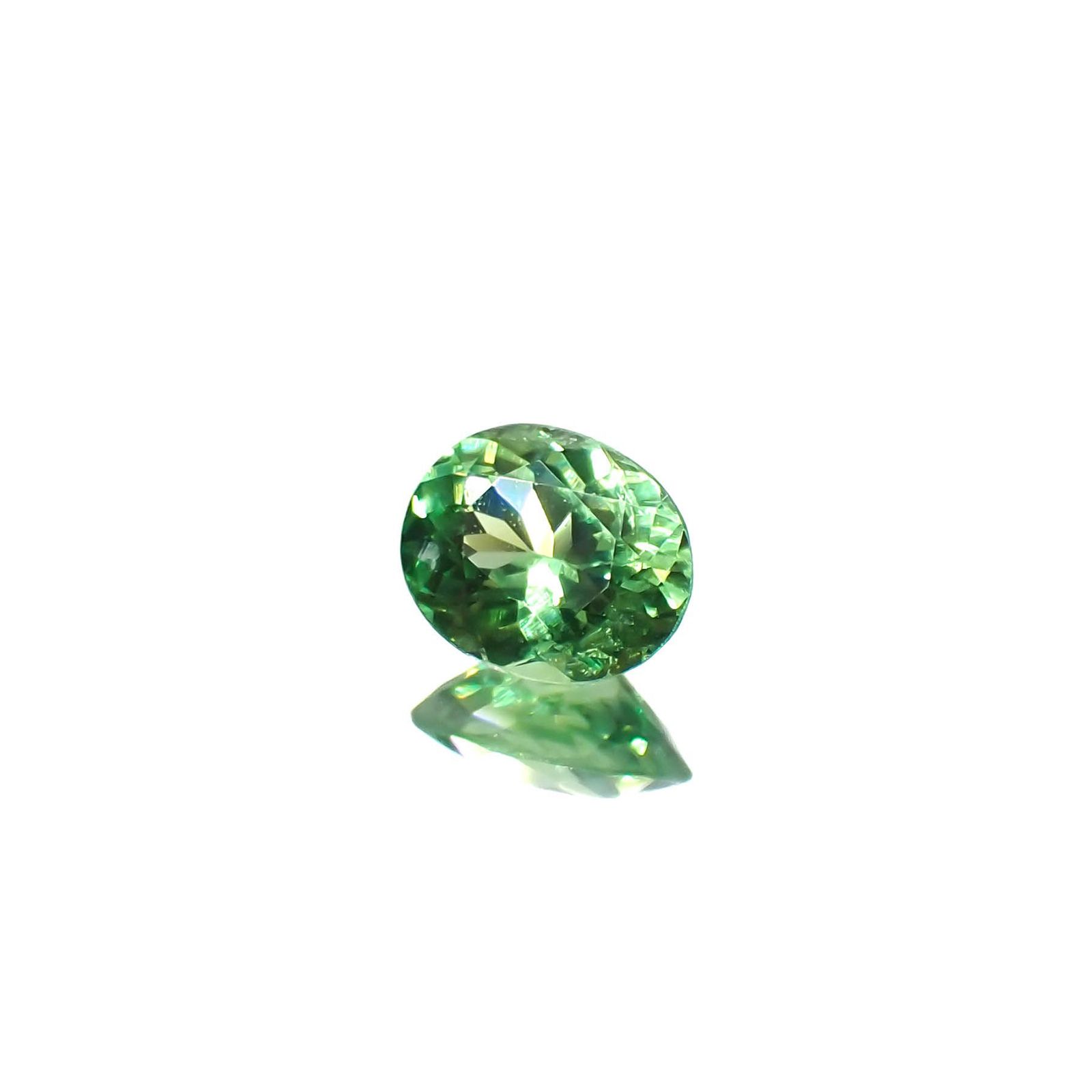 ミントガーネット(宝石名グリーン グロッシュラー・ガーネット)タンザニア産 0.37ct 識別済[230119972]5x4mm前後