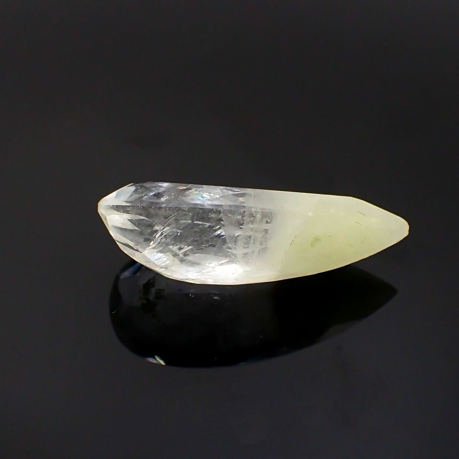 サルファーインクォーツ ブラジル産 12.31ct[231124307]24.5x11.3mm前後