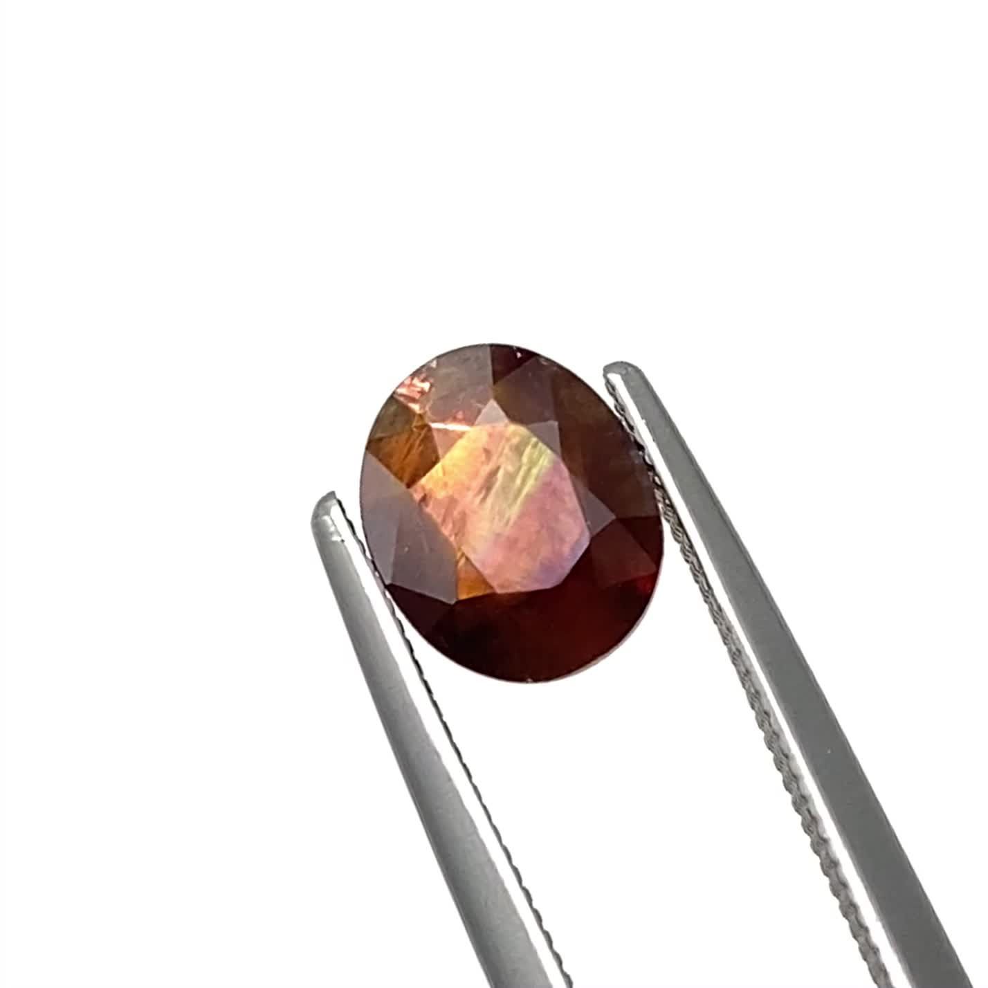 レインボーガーネット 日本・奈良県産 1.65ct [250129674]7.6x6